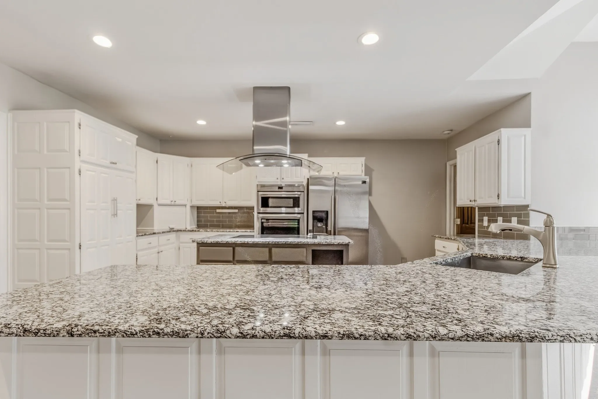 Single Family Residence For Rent in Denton County , 102 Pebble Beach Drive, Trophy Club, Texas 76262, 4 Bedroom, 4 Bathroom, 3 Garage spaces, 3,870 Sqft, built in 1983, mls#21299041, Real Estate Agent in Trophy Club, Homes For Rent in Denton county, Homes For Rent in Trophy Club, Realtor in Trophy Club Texas, Real Estate Brokerage Independent Realty Texas, Luminita Cordes Realtor