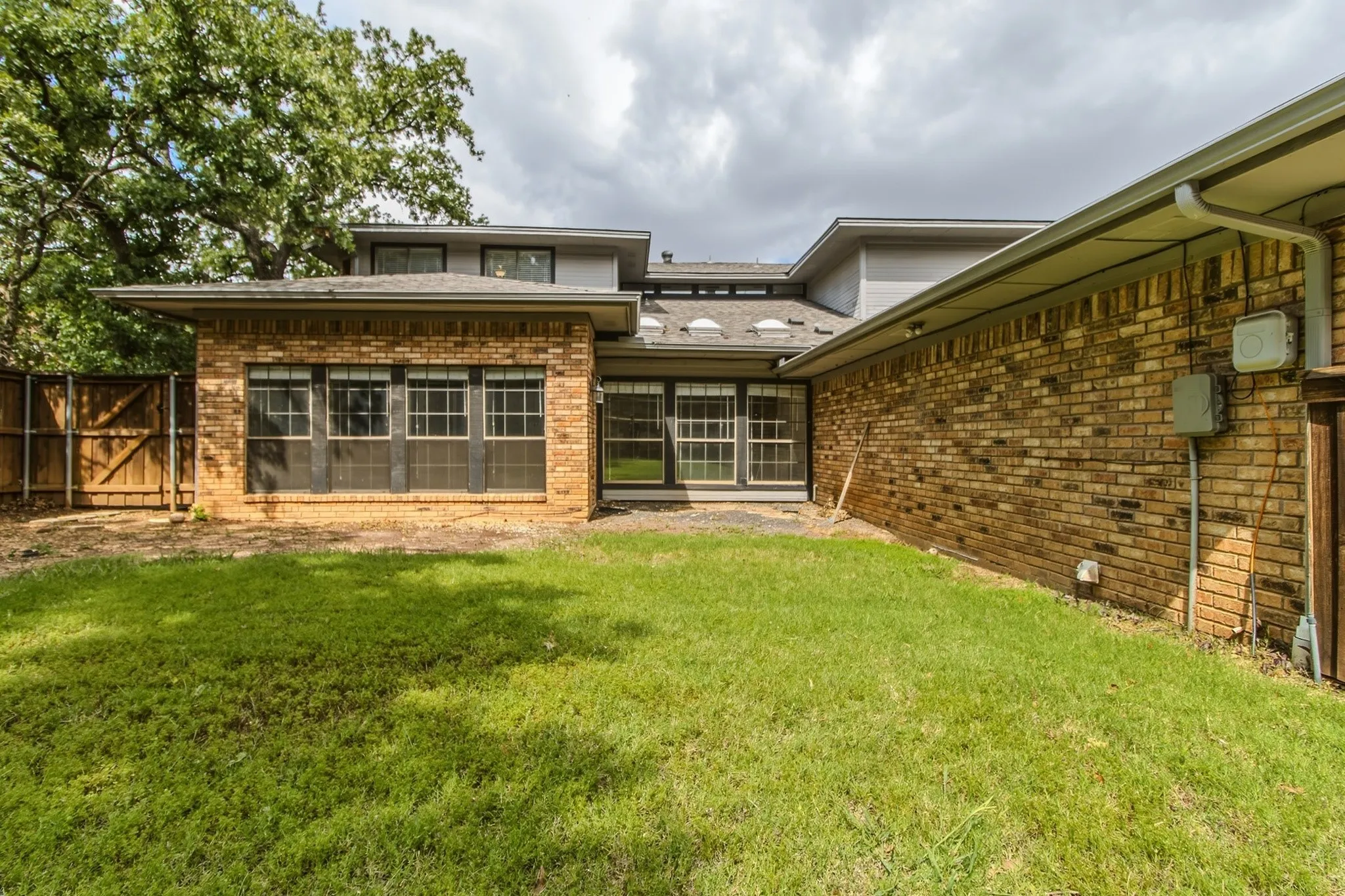 Single Family Residence For Rent in Denton County , 102 Pebble Beach Drive, Trophy Club, Texas 76262, 4 Bedroom, 4 Bathroom, 3 Garage spaces, 3,870 Sqft, built in 1983, mls#21299041, Real Estate Agent in Trophy Club, Homes For Rent in Denton county, Homes For Rent in Trophy Club, Realtor in Trophy Club Texas, Real Estate Brokerage Independent Realty Texas, Luminita Cordes Realtor