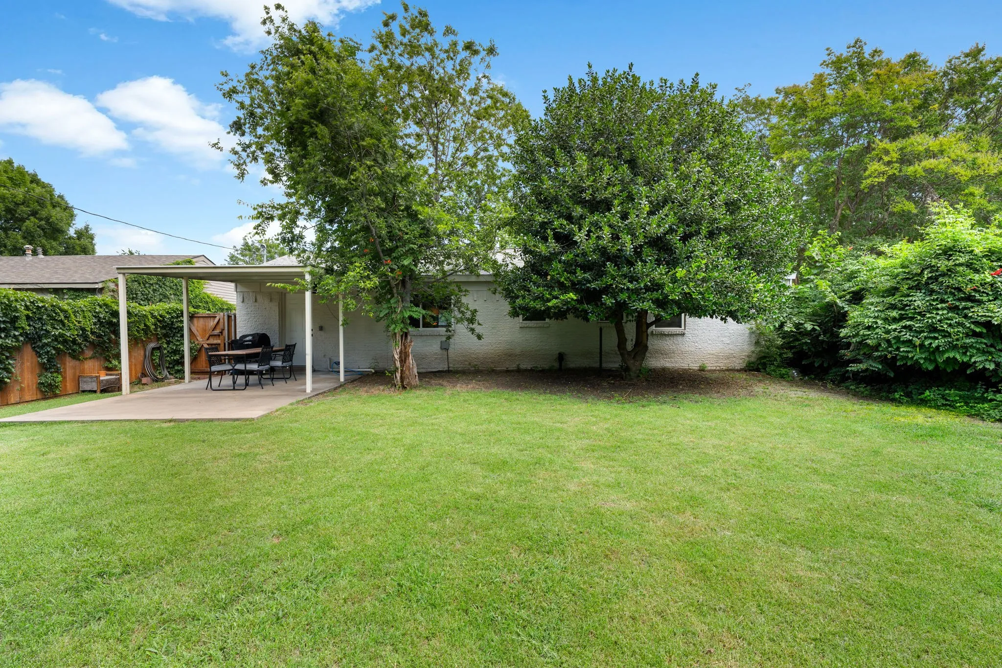Single Family Residence For Sale in Collin County , 2901 Janet Court, Plano, Texas 75074, 3 Bedroom, 1 Bathroom, 1 Garage spaces, 1,054 Sqft, built in 1962, mls#21296701, Real Estate Agent in Plano, Homes For Sale in Collin county, Homes For Sale in Plano, Realtor in Plano Texas, Real Estate Brokerage Independent Realty Texas, Luminita Cordes Realtor