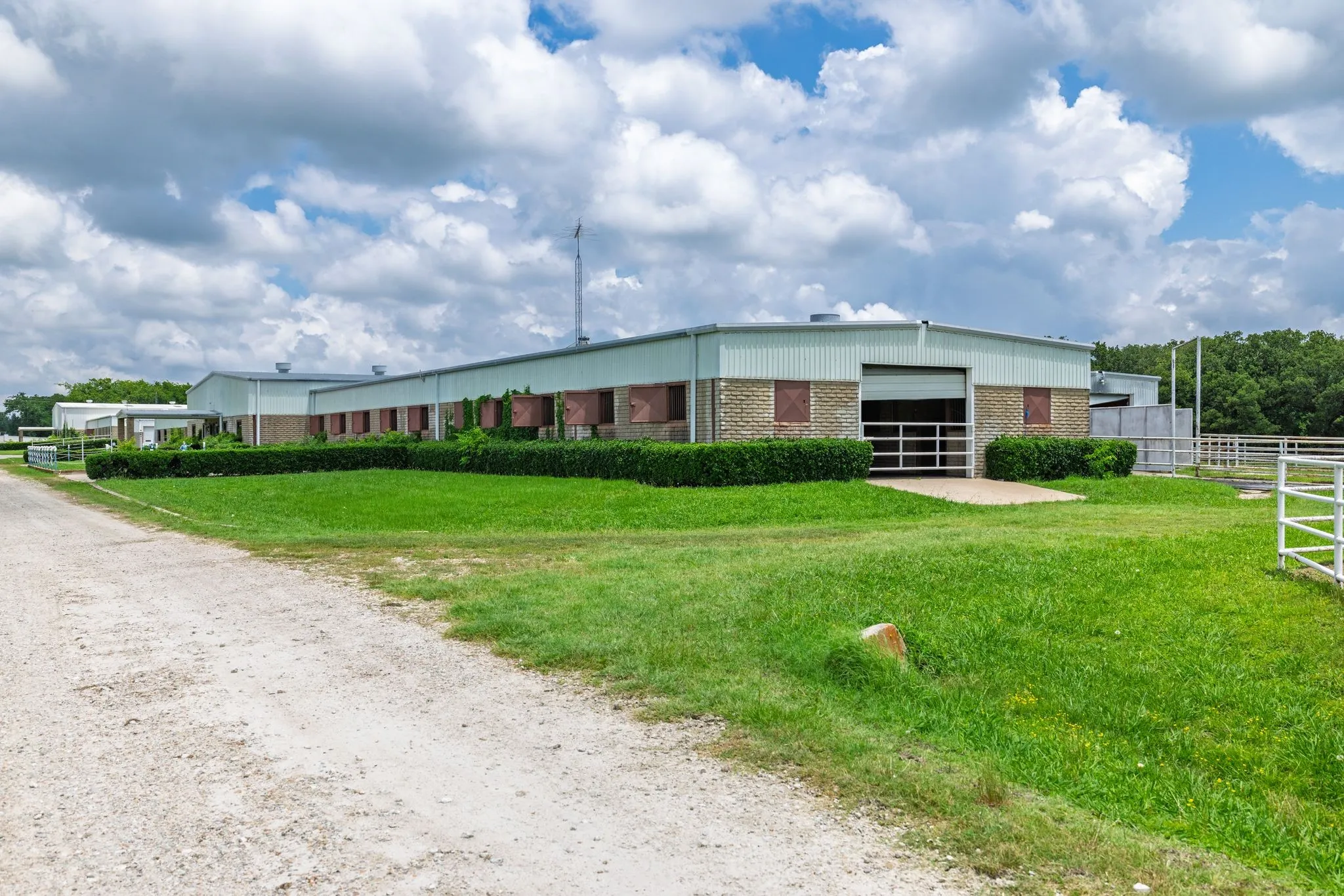 Ranch For Sale in Hunt County , 4509 Diamond D Road, Lone Oak, Texas 75453, 0, 0, Garage spaces, 0 Sqft, built in 1992, mls#21299044, Real Estate Agent in Lone Oak, Homes For Sale in Hunt county, Homes For Sale in Lone Oak, Realtor in Lone Oak Texas, Real Estate Brokerage Independent Realty Texas, Luminita Cordes Realtor