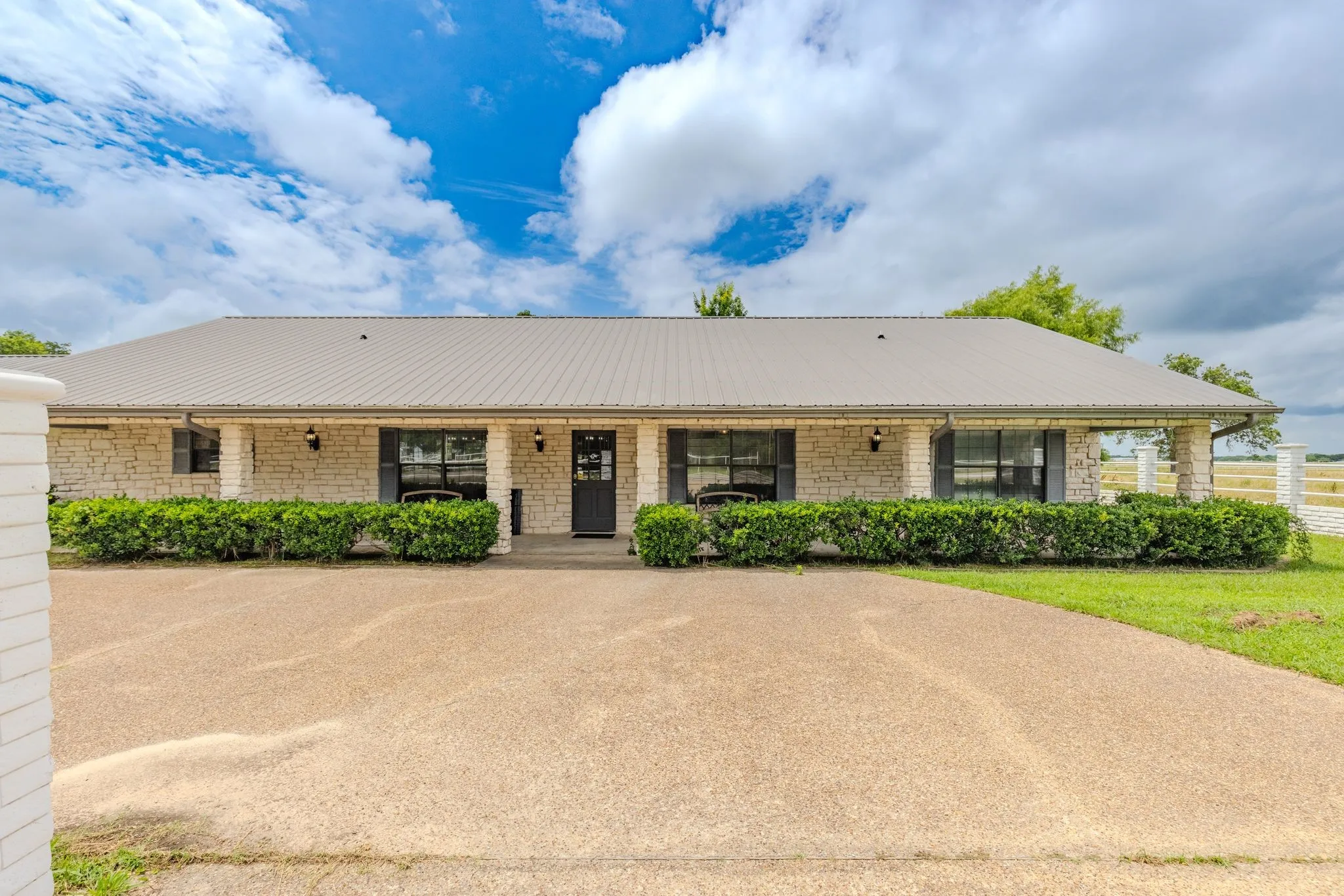 Ranch For Sale in Hunt County , 4509 Diamond D Road, Lone Oak, Texas 75453, 0, 0, Garage spaces, 0 Sqft, built in 1992, mls#21299044, Real Estate Agent in Lone Oak, Homes For Sale in Hunt county, Homes For Sale in Lone Oak, Realtor in Lone Oak Texas, Real Estate Brokerage Independent Realty Texas, Luminita Cordes Realtor