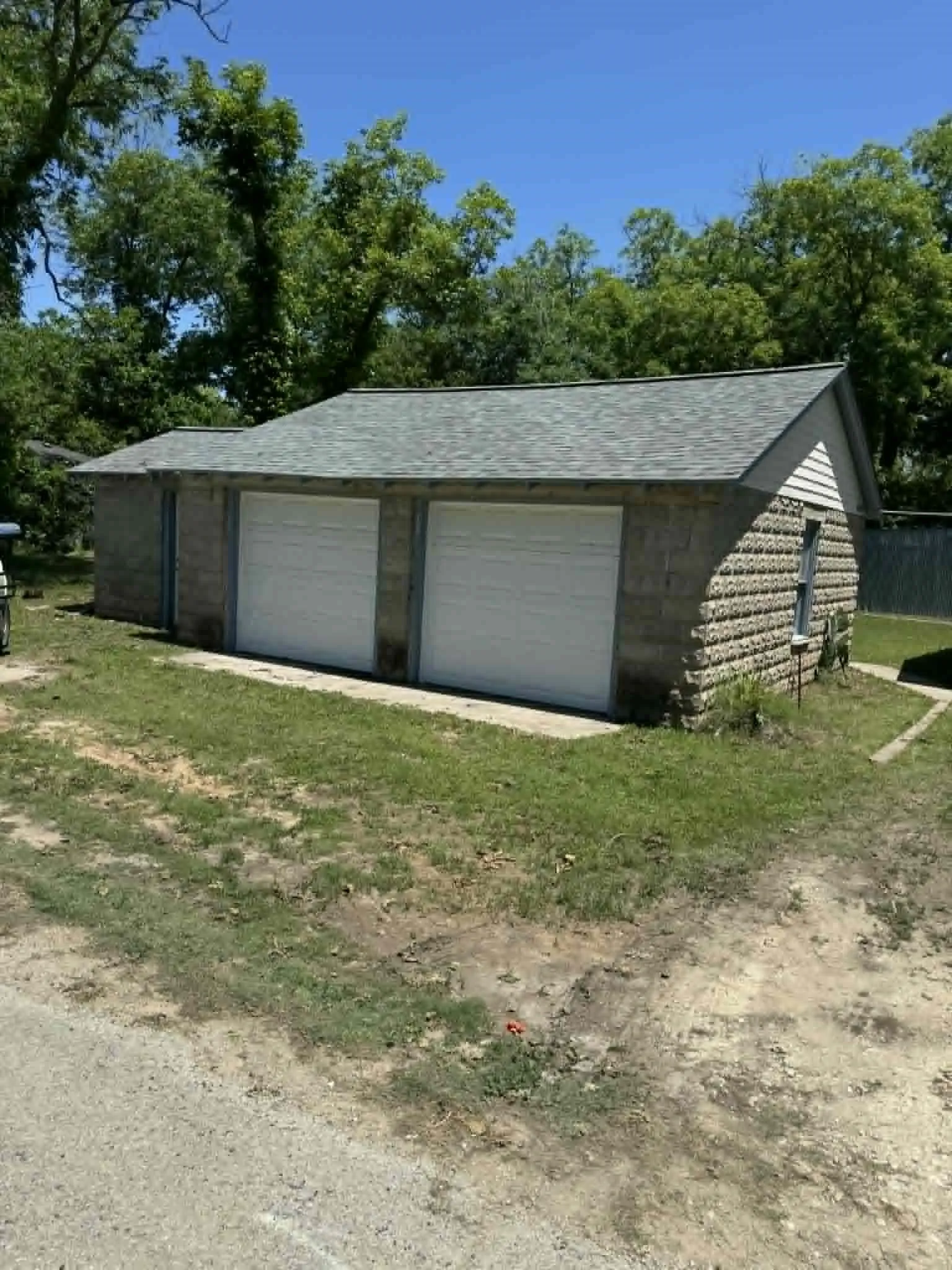 Single Family Residence For Sale in Erath County , 230 SW Live Oak, Dublin, Texas 76446, 3 Bedroom, 2 Bathroom, 2 Garage spaces, 1,390 Sqft, built in 1920, mls#21296469, Real Estate Agent in Dublin, Homes For Sale in Erath county, Homes For Sale in Dublin, Realtor in Dublin Texas, Real Estate Brokerage Independent Realty Texas, Luminita Cordes Realtor