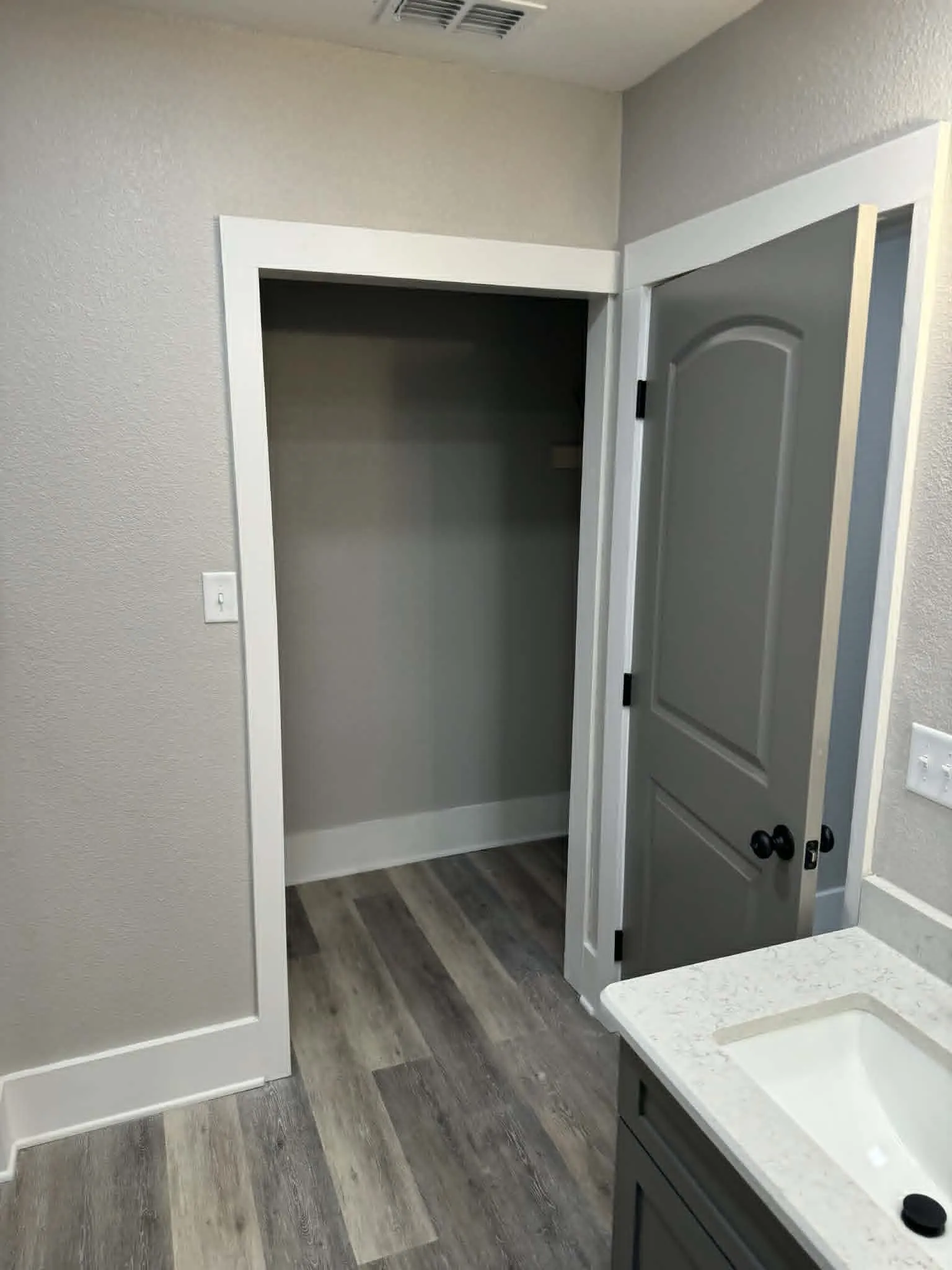 Single Family Residence For Sale in Erath County , 230 SW Live Oak, Dublin, Texas 76446, 3 Bedroom, 2 Bathroom, 2 Garage spaces, 1,390 Sqft, built in 1920, mls#21296469, Real Estate Agent in Dublin, Homes For Sale in Erath county, Homes For Sale in Dublin, Realtor in Dublin Texas, Real Estate Brokerage Independent Realty Texas, Luminita Cordes Realtor