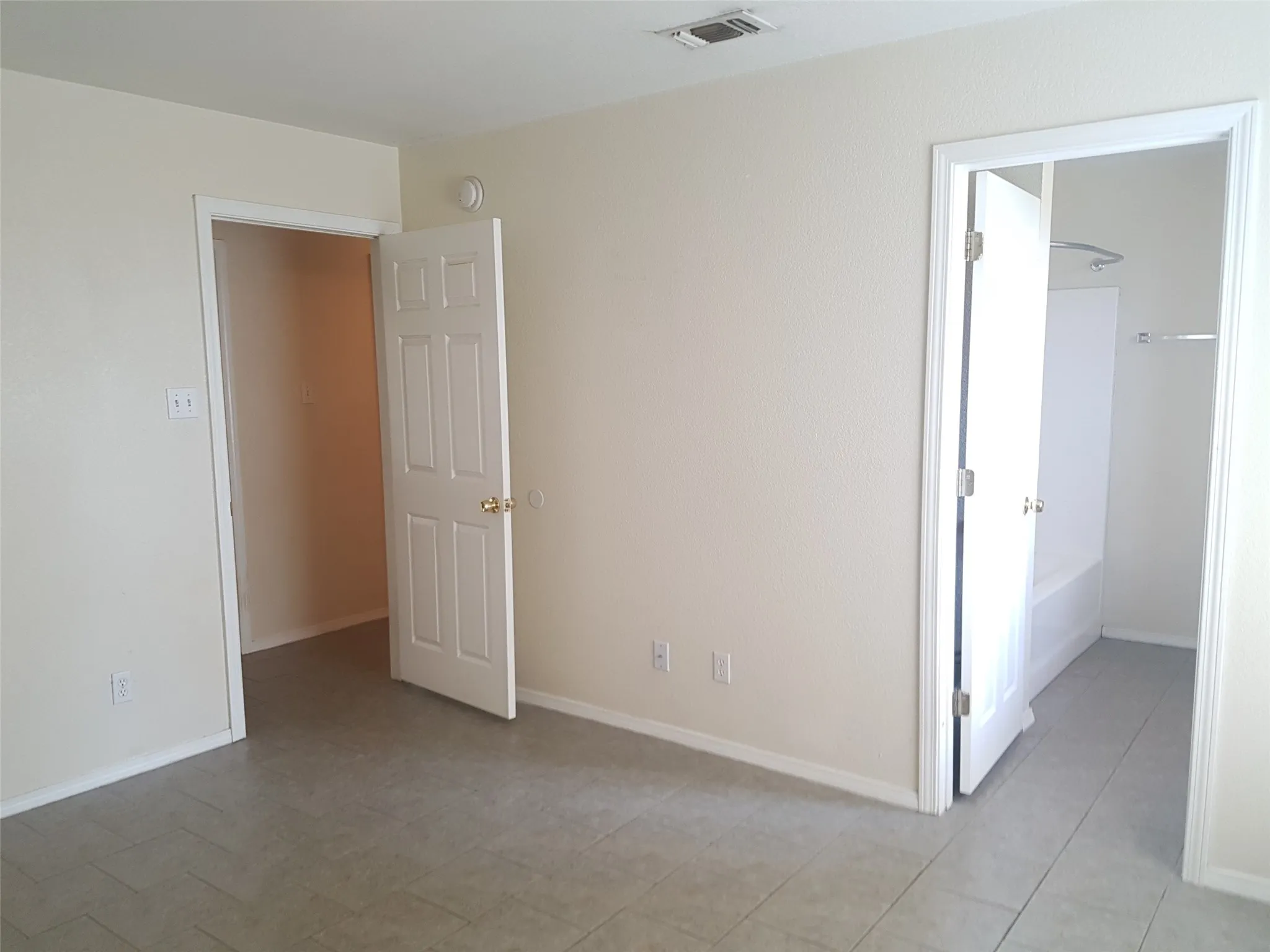 Duplex For Sale in Parker County , 309 S Blue Jay Court, Weatherford, Texas 76088, 6 Bedroom, 4 Bathroom, Garage spaces, 0 Sqft, built in 1975, mls#21299059, Real Estate Agent in Weatherford, Homes For Sale in Parker county, Homes For Sale in Weatherford, Realtor in Weatherford Texas, Real Estate Brokerage Independent Realty Texas, Luminita Cordes Realtor