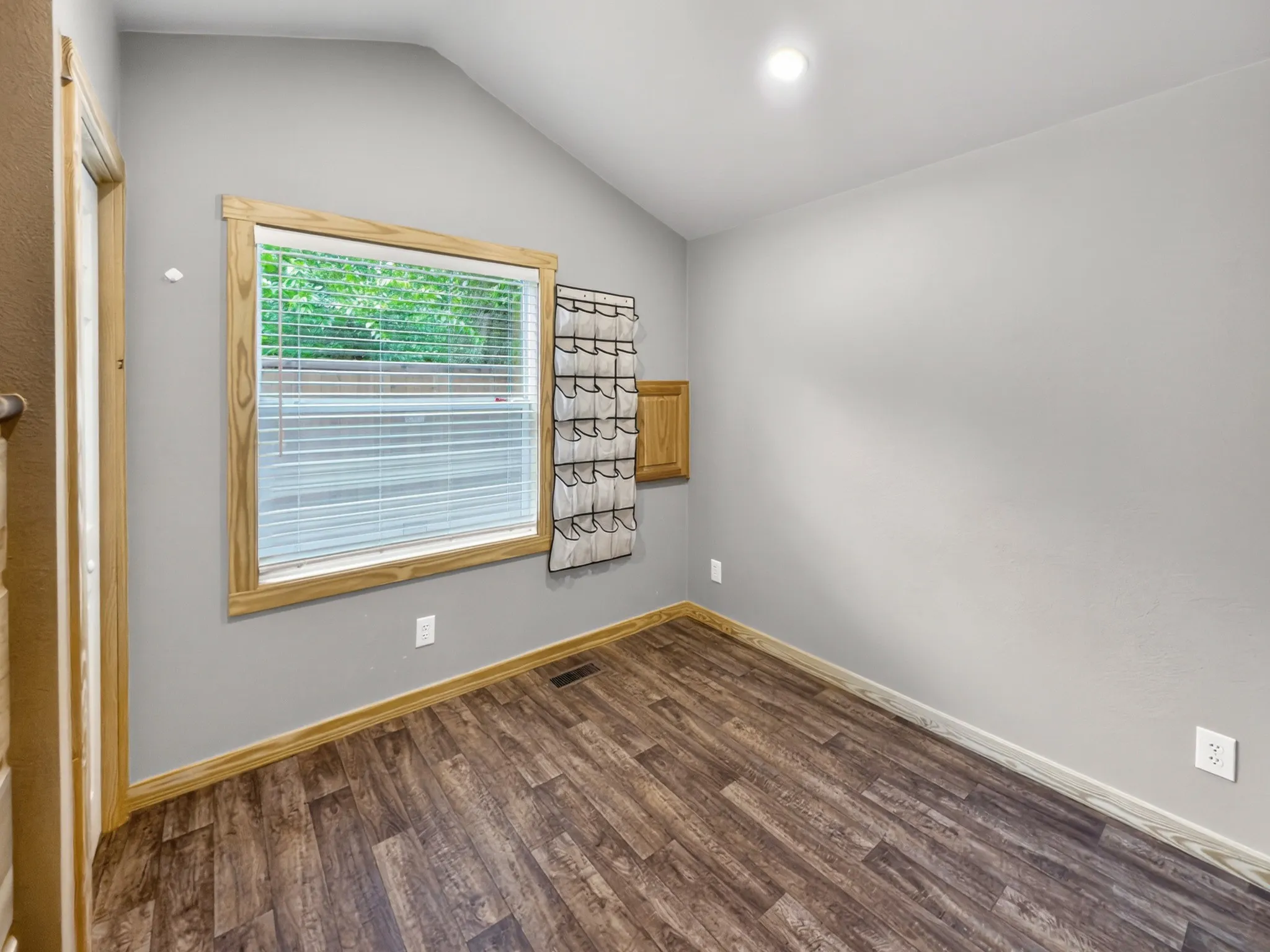 Manufactured Home For Rent in Grayson County , 761 Paxton Road, Gunter, Texas 75058, 1 Bedroom, 1 Bathroom, Garage spaces, 499 Sqft, built in 2024, Price $1,000, mls#21299066, Real Estate Agent in Gunter, Homes For Rent in Grayson county, Homes For Rent in Gunter, Realtor in Gunter Texas, Real Estate Brokerage Independent Realty Texas, Luminita Cordes Realtor