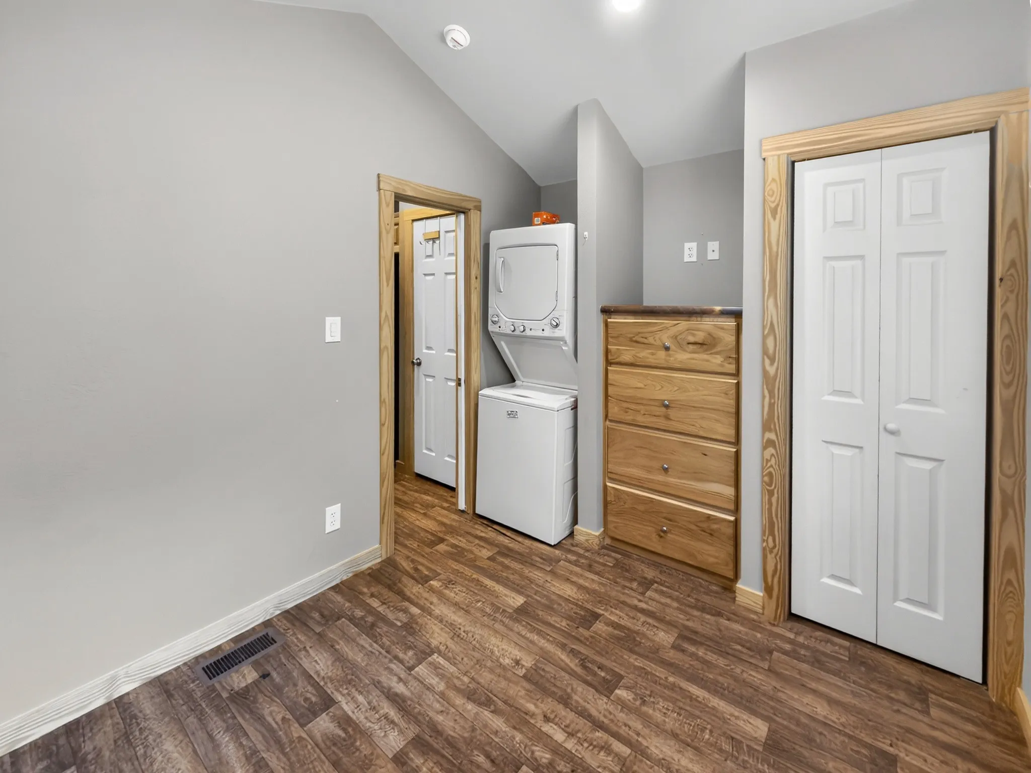 Manufactured Home For Rent in Grayson County , 761 Paxton Road, Gunter, Texas 75058, 1 Bedroom, 1 Bathroom, Garage spaces, 499 Sqft, built in 2024, Price $1,000, mls#21299066, Real Estate Agent in Gunter, Homes For Rent in Grayson county, Homes For Rent in Gunter, Realtor in Gunter Texas, Real Estate Brokerage Independent Realty Texas, Luminita Cordes Realtor