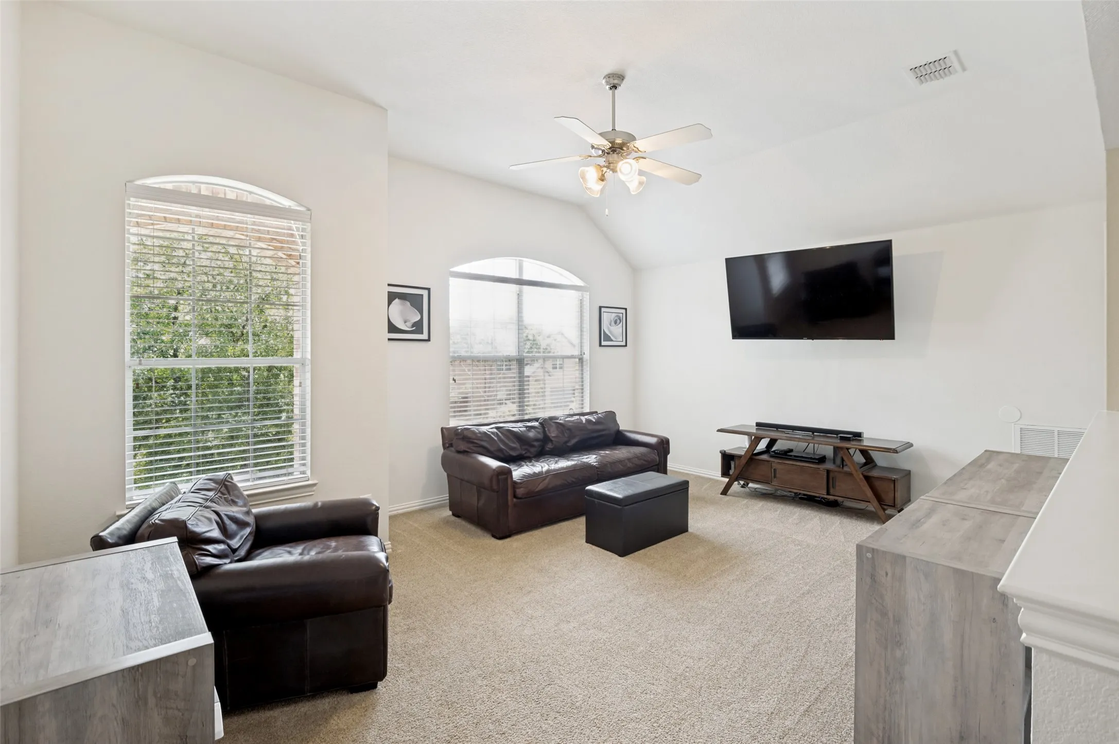 Upstairs spacious Living area