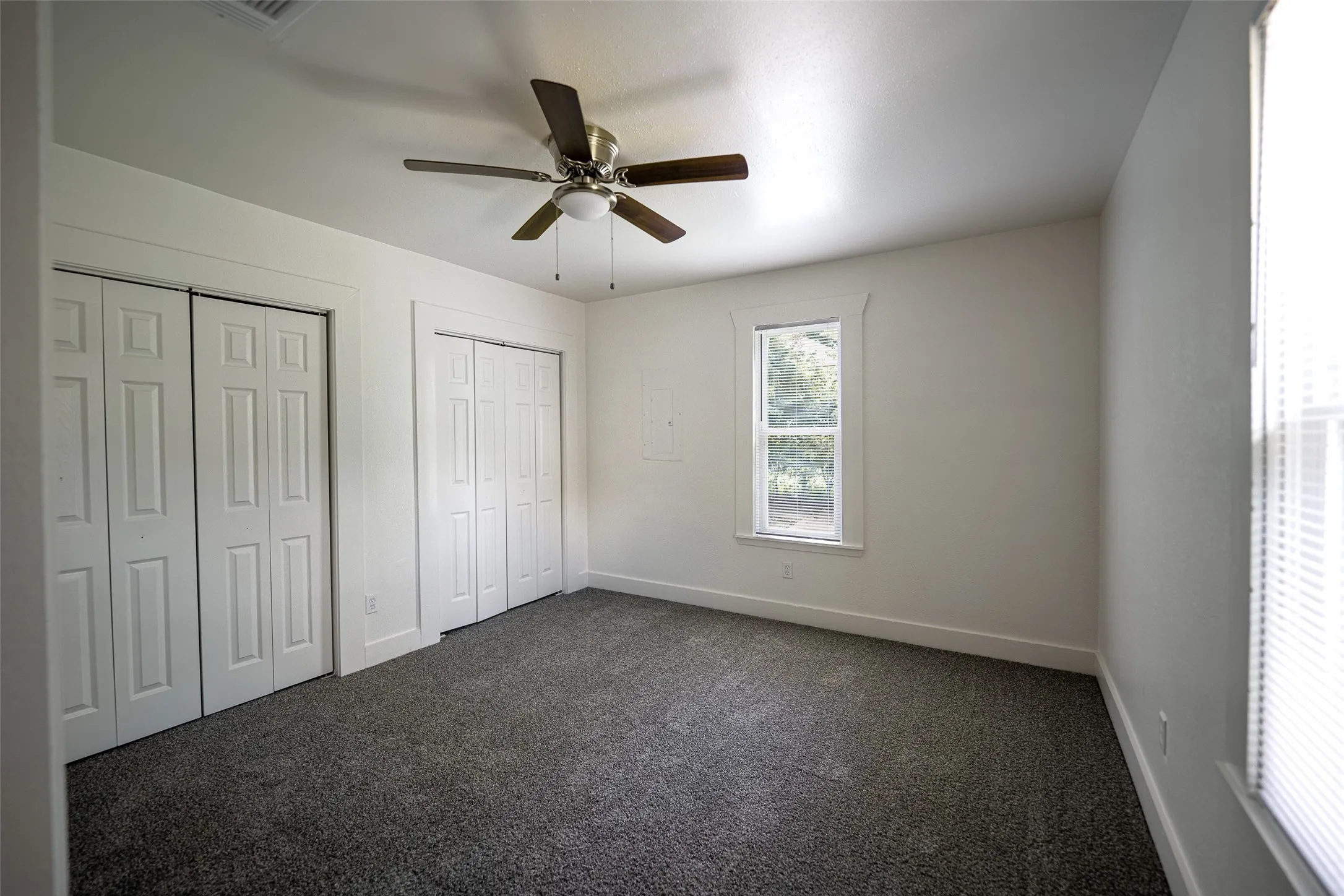 Single Family Residence For Sale in Tarrant County , 924 E Leuda Street, Fort Worth, Texas 76104, 3 Bedroom, 2 Bathroom, Garage spaces, 1,492 Sqft, built in 1924, mls#21298894, Real Estate Agent in Fort Worth, Homes For Sale in Tarrant county, Homes For Sale in Fort Worth, Realtor in Fort Worth Texas, Real Estate Brokerage Independent Realty Texas, Luminita Cordes Realtor