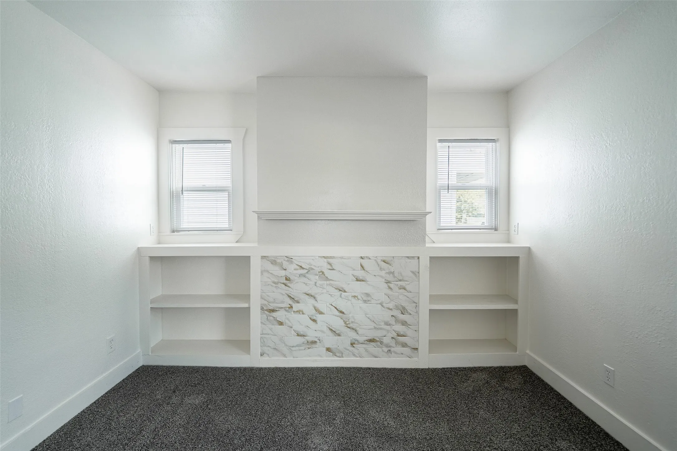 Single Family Residence For Sale in Tarrant County , 924 E Leuda Street, Fort Worth, Texas 76104, 3 Bedroom, 2 Bathroom, Garage spaces, 1,492 Sqft, built in 1924, mls#21298894, Real Estate Agent in Fort Worth, Homes For Sale in Tarrant county, Homes For Sale in Fort Worth, Realtor in Fort Worth Texas, Real Estate Brokerage Independent Realty Texas, Luminita Cordes Realtor