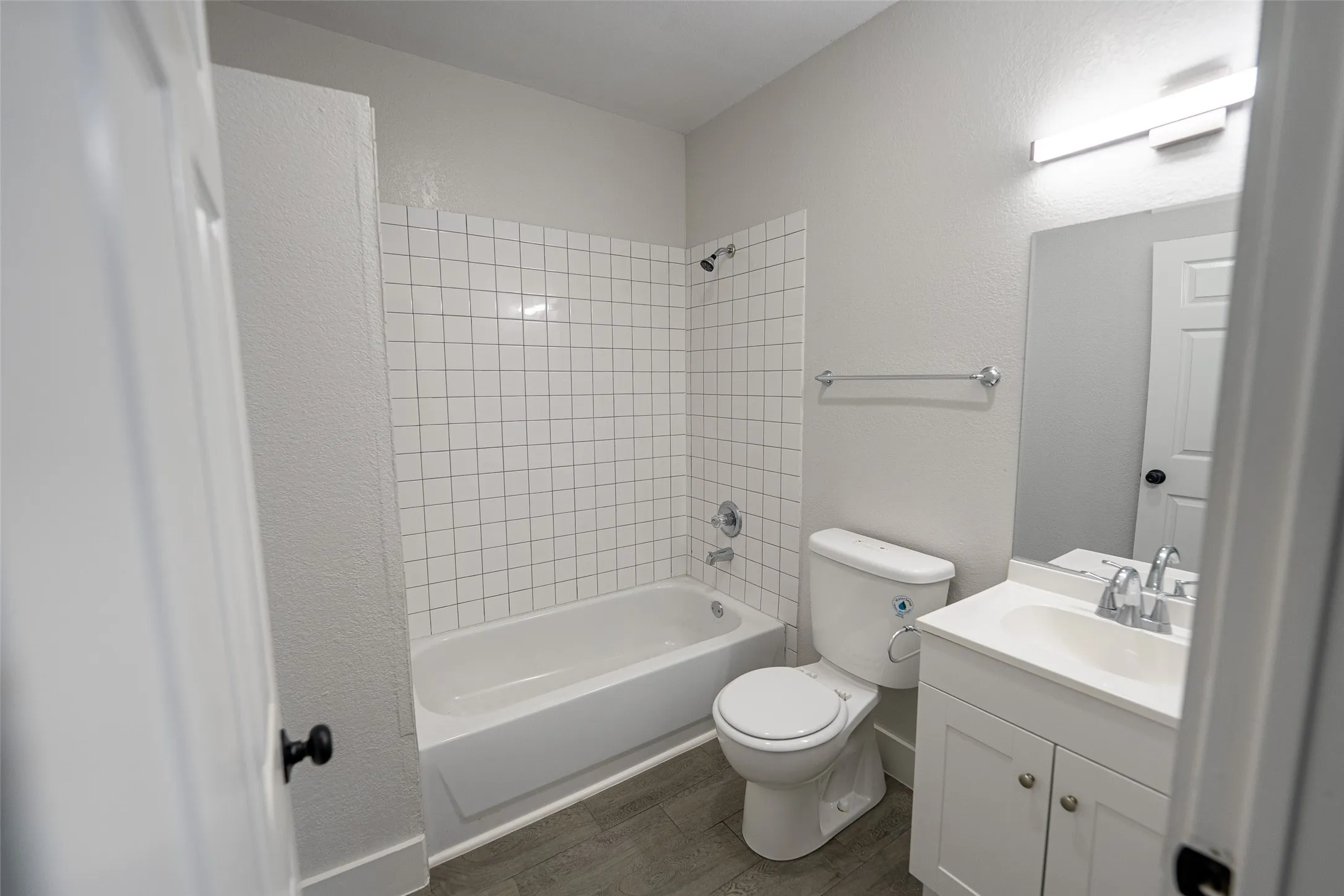 Single Family Residence For Sale in Tarrant County , 924 E Leuda Street, Fort Worth, Texas 76104, 3 Bedroom, 2 Bathroom, Garage spaces, 1,492 Sqft, built in 1924, mls#21298894, Real Estate Agent in Fort Worth, Homes For Sale in Tarrant county, Homes For Sale in Fort Worth, Realtor in Fort Worth Texas, Real Estate Brokerage Independent Realty Texas, Luminita Cordes Realtor