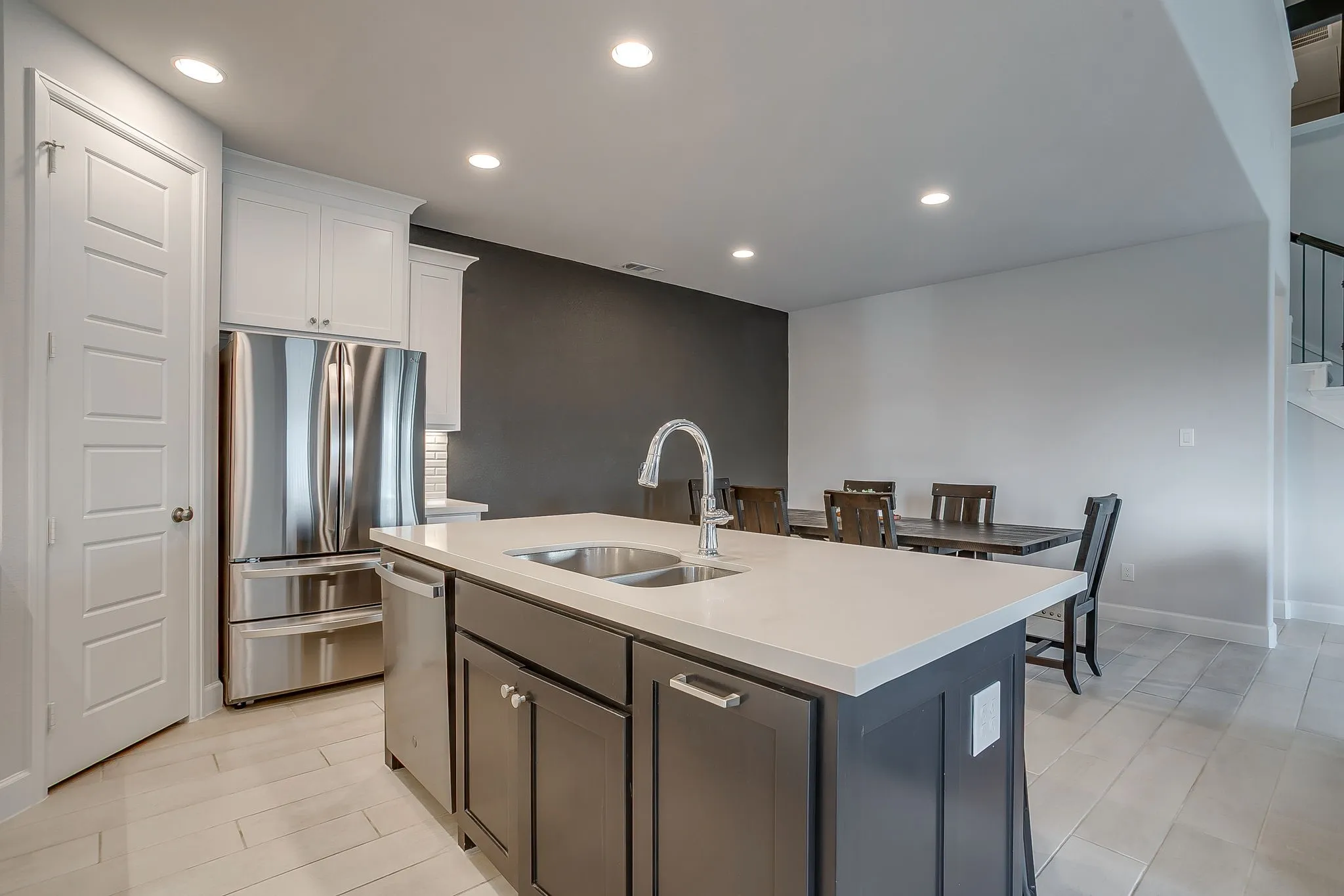 Townhouse For Rent in Parker County , 2113 Domingo Drive, Fort Worth, Texas 76008, 3 Bedroom, 3 Bathroom, 2 Garage spaces, 2,450 Sqft, built in 2021, mls#21299096, Real Estate Agent in Fort Worth, Homes For Rent in Parker county, Homes For Rent in Fort Worth, Realtor in Fort Worth Texas, Real Estate Brokerage Independent Realty Texas, Luminita Cordes Realtor