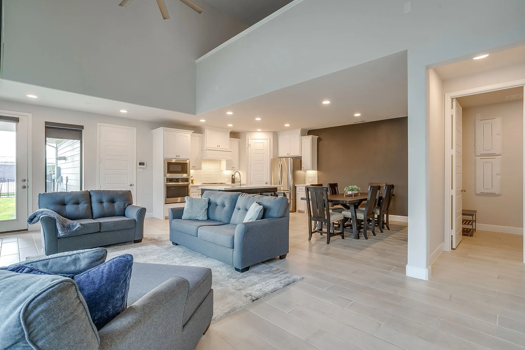 Townhouse For Rent in Parker County , 2113 Domingo Drive, Fort Worth, Texas 76008, 3 Bedroom, 3 Bathroom, 2 Garage spaces, 2,450 Sqft, built in 2021, mls#21299096, Real Estate Agent in Fort Worth, Homes For Rent in Parker county, Homes For Rent in Fort Worth, Realtor in Fort Worth Texas, Real Estate Brokerage Independent Realty Texas, Luminita Cordes Realtor