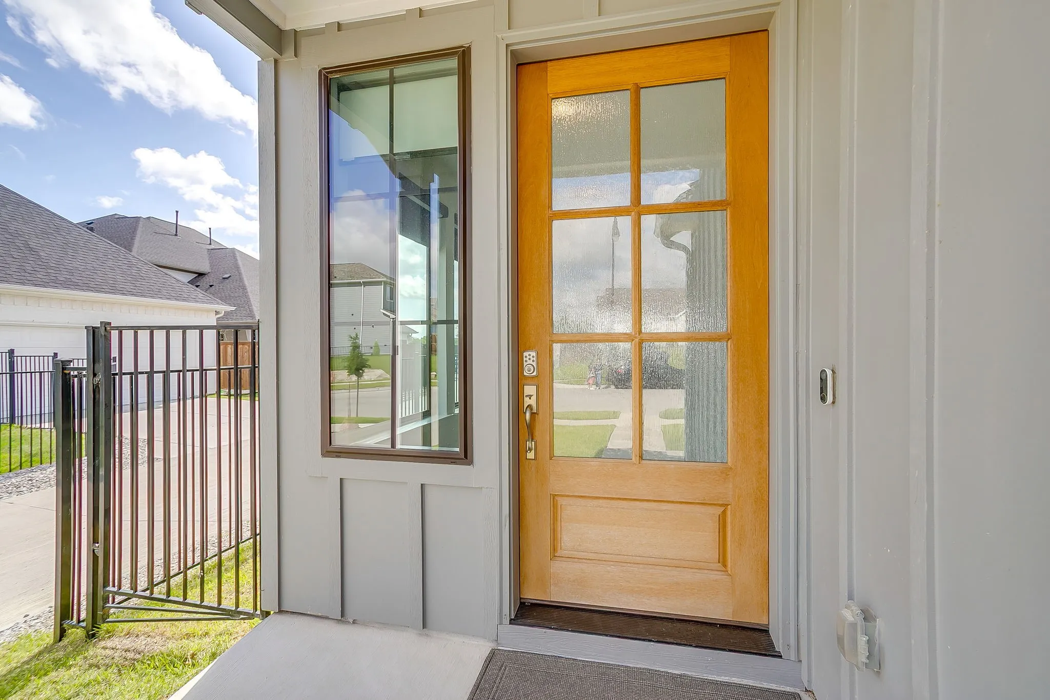 Townhouse For Rent in Parker County , 2113 Domingo Drive, Fort Worth, Texas 76008, 3 Bedroom, 3 Bathroom, 2 Garage spaces, 2,450 Sqft, built in 2021, mls#21299096, Real Estate Agent in Fort Worth, Homes For Rent in Parker county, Homes For Rent in Fort Worth, Realtor in Fort Worth Texas, Real Estate Brokerage Independent Realty Texas, Luminita Cordes Realtor