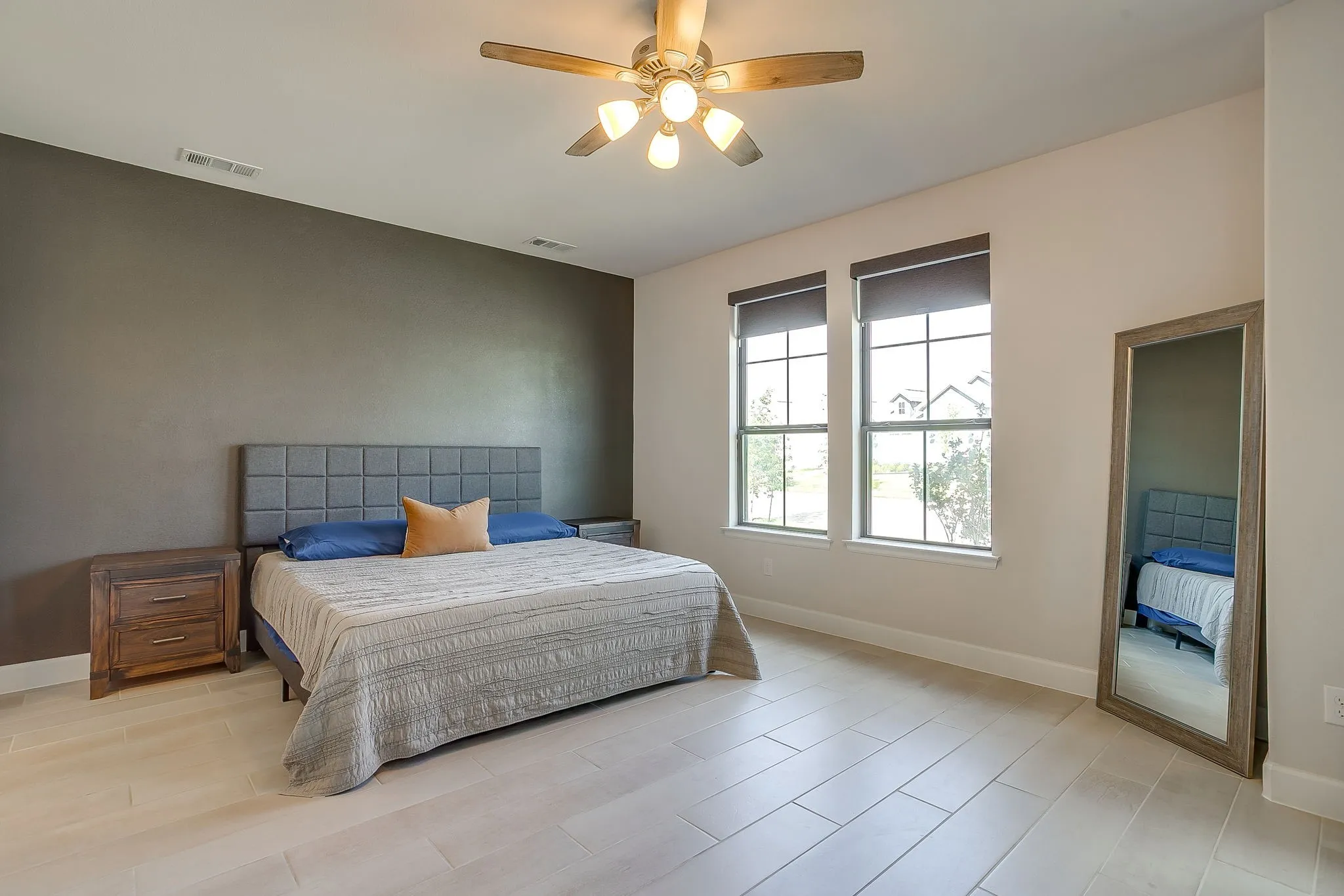 Townhouse For Rent in Parker County , 2113 Domingo Drive, Fort Worth, Texas 76008, 3 Bedroom, 3 Bathroom, 2 Garage spaces, 2,450 Sqft, built in 2021, mls#21299096, Real Estate Agent in Fort Worth, Homes For Rent in Parker county, Homes For Rent in Fort Worth, Realtor in Fort Worth Texas, Real Estate Brokerage Independent Realty Texas, Luminita Cordes Realtor
