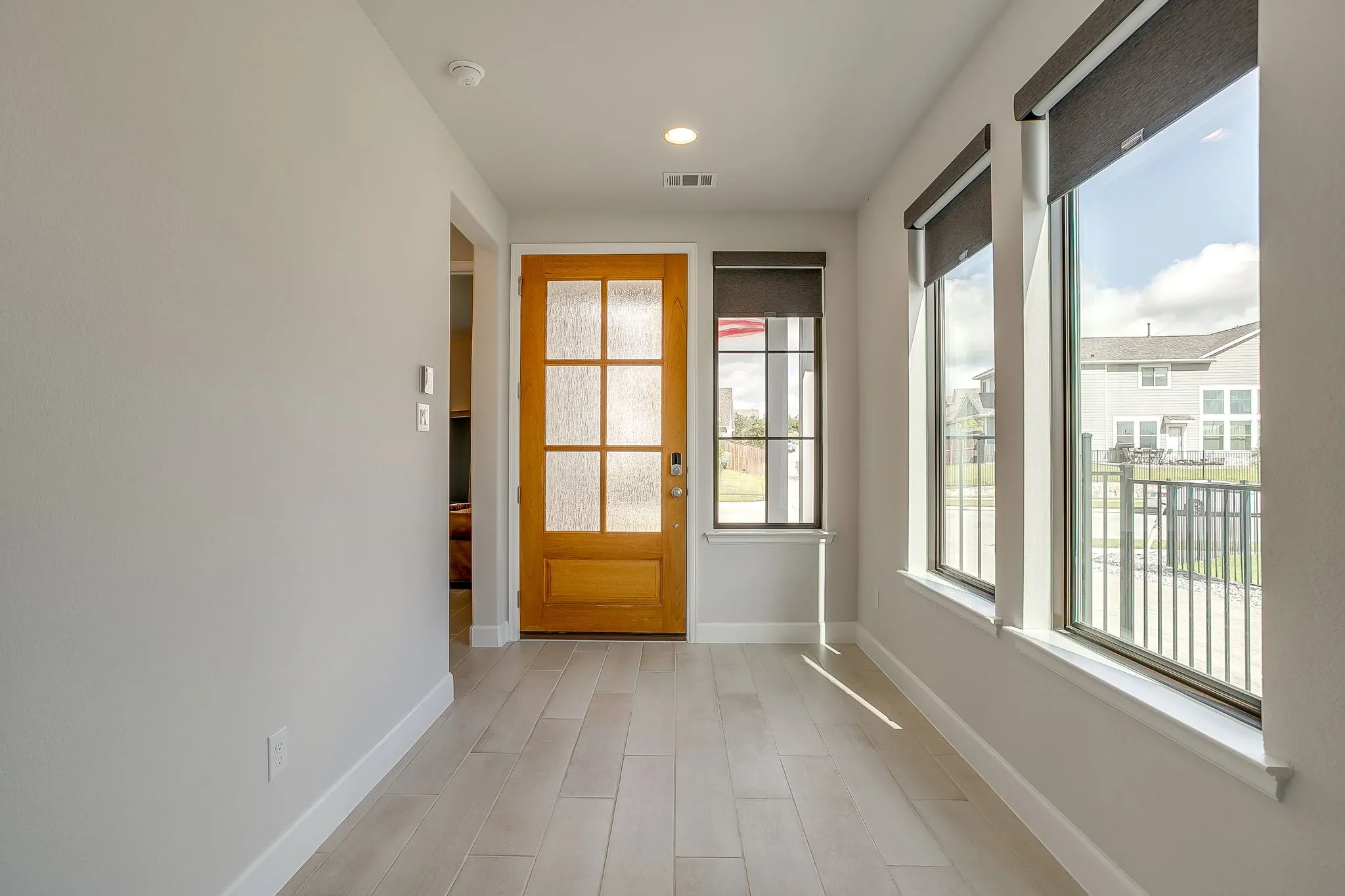 Townhouse For Rent in Parker County , 2113 Domingo Drive, Fort Worth, Texas 76008, 3 Bedroom, 3 Bathroom, 2 Garage spaces, 2,450 Sqft, built in 2021, mls#21299096, Real Estate Agent in Fort Worth, Homes For Rent in Parker county, Homes For Rent in Fort Worth, Realtor in Fort Worth Texas, Real Estate Brokerage Independent Realty Texas, Luminita Cordes Realtor