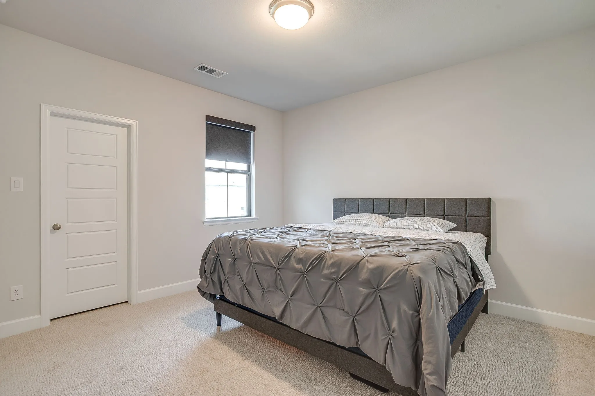 Townhouse For Rent in Parker County , 2113 Domingo Drive, Fort Worth, Texas 76008, 3 Bedroom, 3 Bathroom, 2 Garage spaces, 2,450 Sqft, built in 2021, mls#21299096, Real Estate Agent in Fort Worth, Homes For Rent in Parker county, Homes For Rent in Fort Worth, Realtor in Fort Worth Texas, Real Estate Brokerage Independent Realty Texas, Luminita Cordes Realtor