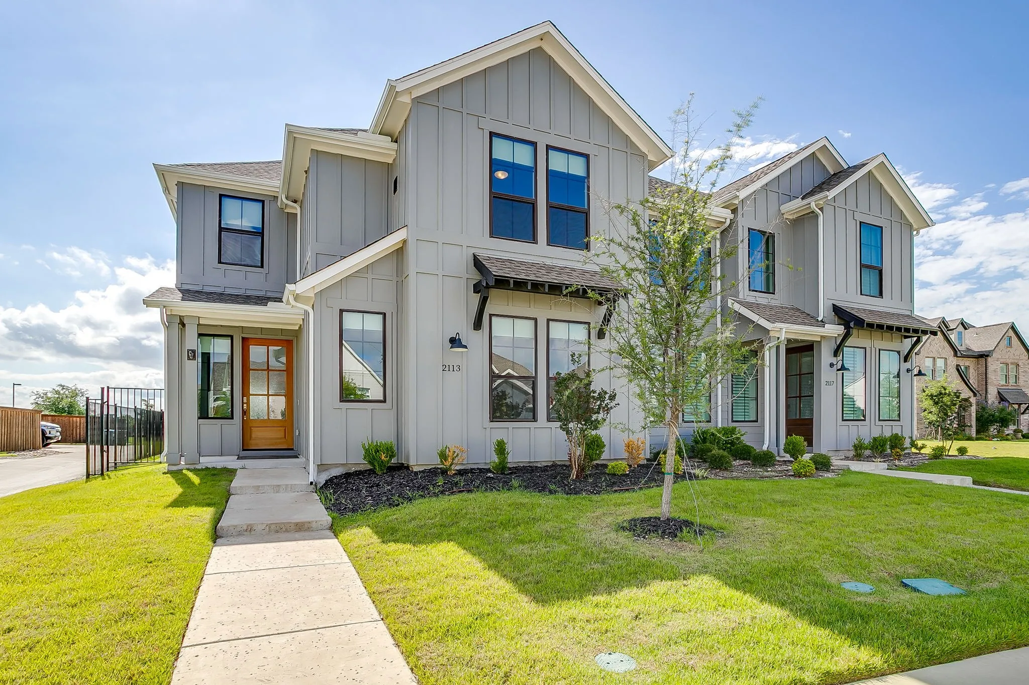 Townhouse For Rent in Parker County , 2113 Domingo Drive, Fort Worth, Texas 76008, 3 Bedroom, 3 Bathroom, 2 Garage spaces, 2,450 Sqft, built in 2021, mls#21299096, Real Estate Agent in Fort Worth, Homes For Rent in Parker county, Homes For Rent in Fort Worth, Realtor in Fort Worth Texas, Real Estate Brokerage Independent Realty Texas, Luminita Cordes Realtor