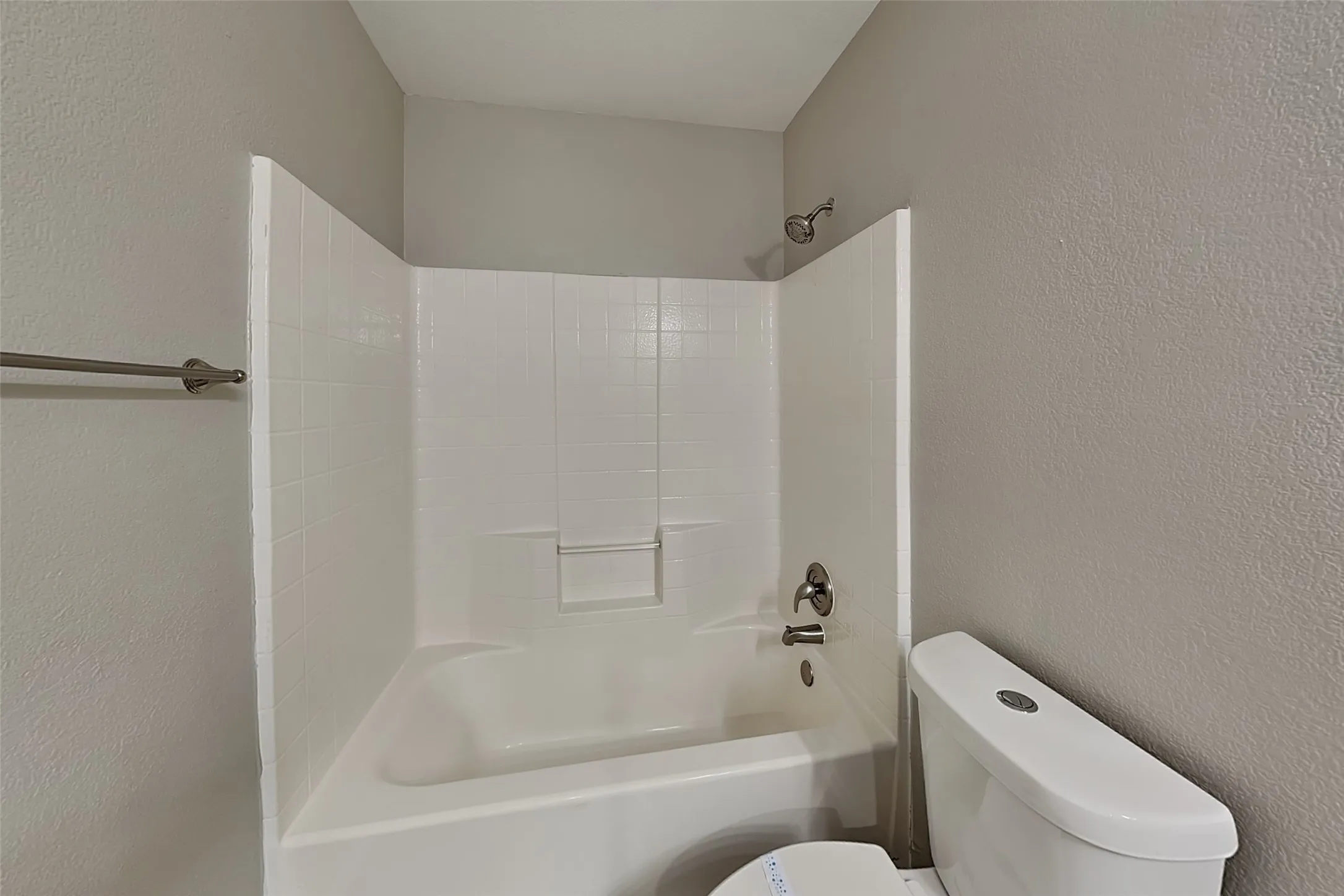 Single Family Residence For Rent in Denton County , 1304 Eagle Wing Lane, Denton, Texas 76210, 5 Bedrooms, 3 Bathrooms, 2 Garage spaces, 2,611 Sqft, built in 1999, Price $2,525, mls#21299095, Real Estate Agent in Denton, Homes For Rent in Denton county, Homes For Rent in Denton, Realtor in Denton Texas, Real Estate Brokerage Independent Realty Texas, Luminita Cordes Realtor