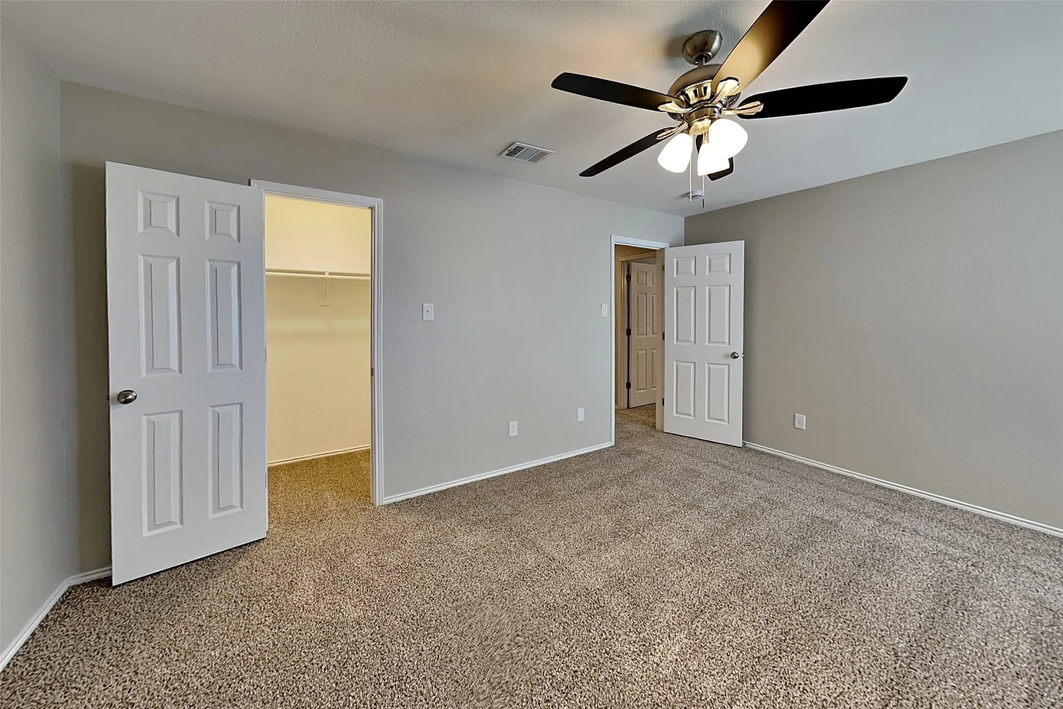 Single Family Residence For Rent in Denton County , 1304 Eagle Wing Lane, Denton, Texas 76210, 5 Bedrooms, 3 Bathrooms, 2 Garage spaces, 2,611 Sqft, built in 1999, Price $2,525, mls#21299095, Real Estate Agent in Denton, Homes For Rent in Denton county, Homes For Rent in Denton, Realtor in Denton Texas, Real Estate Brokerage Independent Realty Texas, Luminita Cordes Realtor