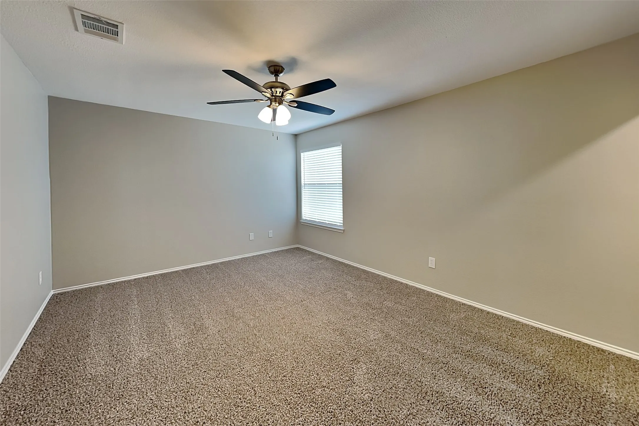 Single Family Residence For Rent in Denton County , 1304 Eagle Wing Lane, Denton, Texas 76210, 5 Bedrooms, 3 Bathrooms, 2 Garage spaces, 2,611 Sqft, built in 1999, Price $2,525, mls#21299095, Real Estate Agent in Denton, Homes For Rent in Denton county, Homes For Rent in Denton, Realtor in Denton Texas, Real Estate Brokerage Independent Realty Texas, Luminita Cordes Realtor