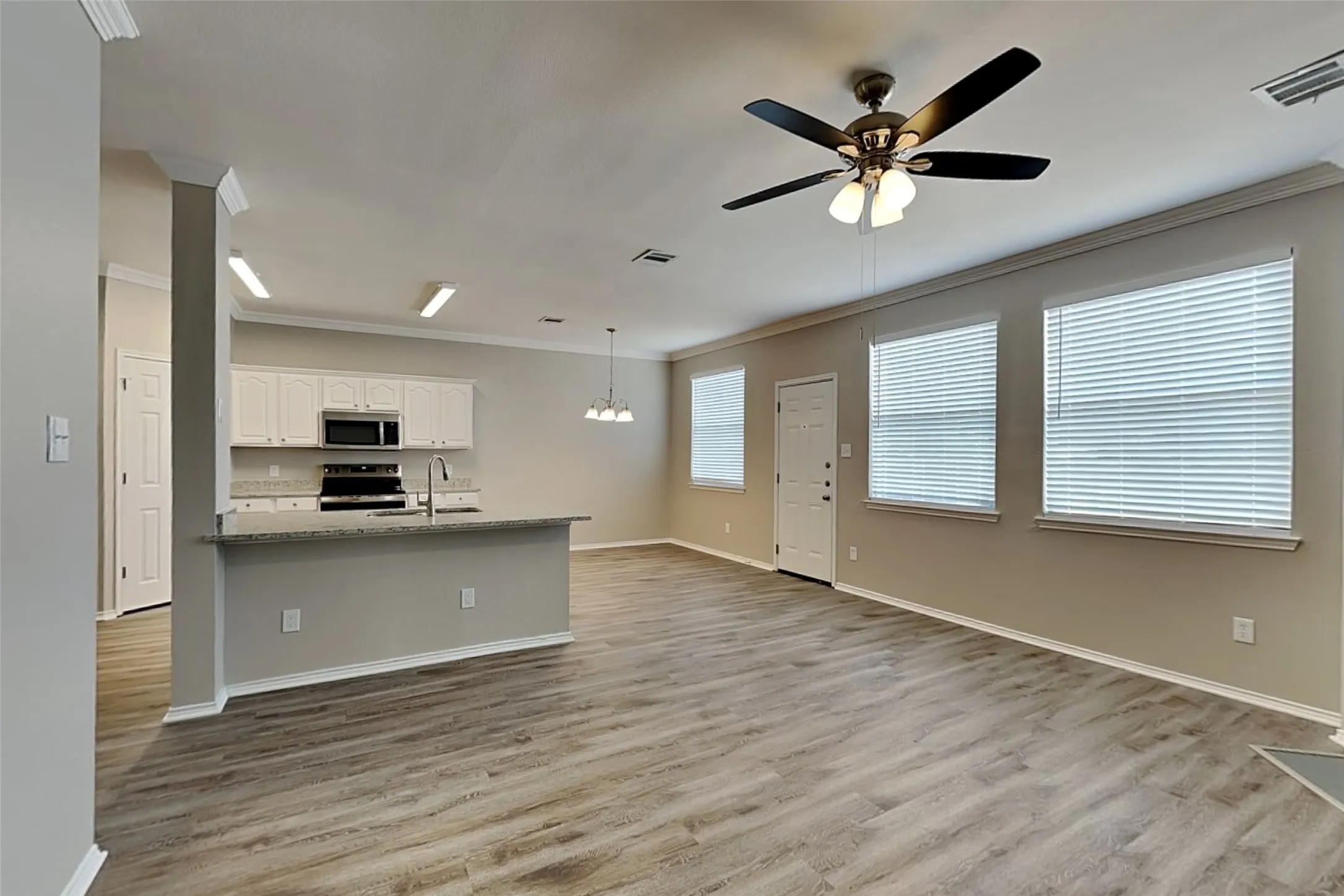 Single Family Residence For Rent in Denton County , 1304 Eagle Wing Lane, Denton, Texas 76210, 5 Bedrooms, 3 Bathrooms, 2 Garage spaces, 2,611 Sqft, built in 1999, Price $2,525, mls#21299095, Real Estate Agent in Denton, Homes For Rent in Denton county, Homes For Rent in Denton, Realtor in Denton Texas, Real Estate Brokerage Independent Realty Texas, Luminita Cordes Realtor