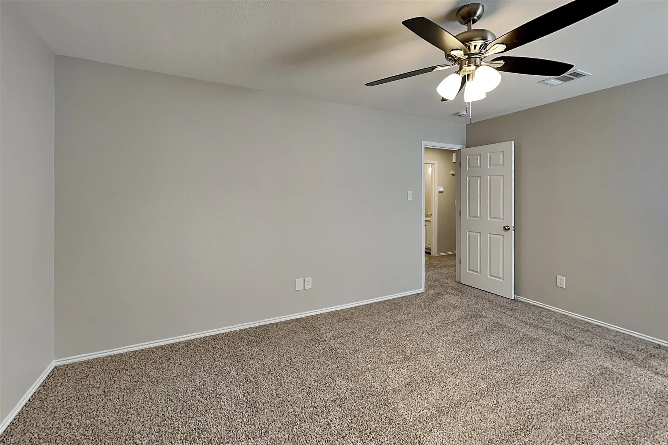Single Family Residence For Rent in Denton County , 1304 Eagle Wing Lane, Denton, Texas 76210, 5 Bedrooms, 3 Bathrooms, 2 Garage spaces, 2,611 Sqft, built in 1999, Price $2,525, mls#21299095, Real Estate Agent in Denton, Homes For Rent in Denton county, Homes For Rent in Denton, Realtor in Denton Texas, Real Estate Brokerage Independent Realty Texas, Luminita Cordes Realtor