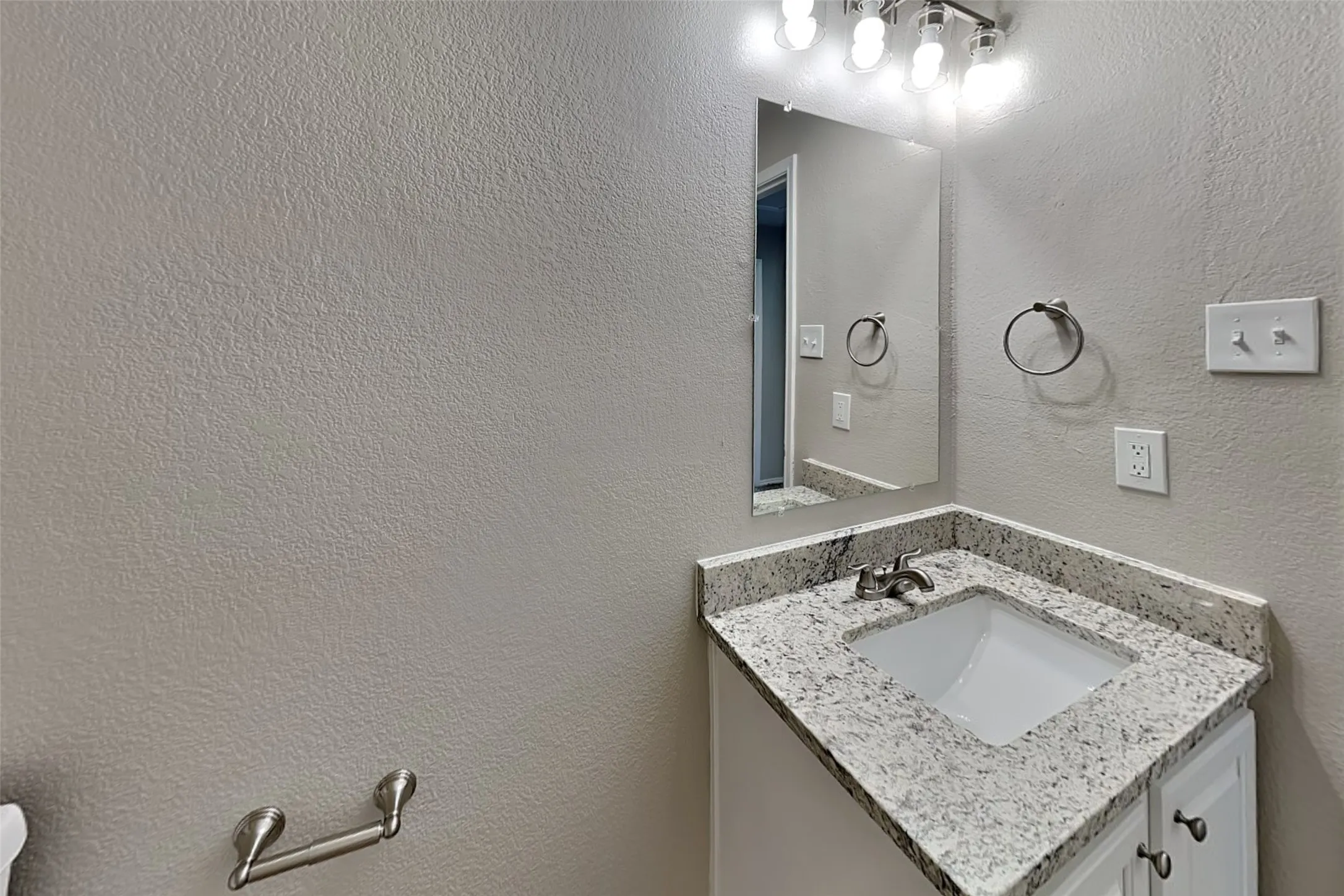 Single Family Residence For Rent in Denton County , 1304 Eagle Wing Lane, Denton, Texas 76210, 5 Bedrooms, 3 Bathrooms, 2 Garage spaces, 2,611 Sqft, built in 1999, Price $2,525, mls#21299095, Real Estate Agent in Denton, Homes For Rent in Denton county, Homes For Rent in Denton, Realtor in Denton Texas, Real Estate Brokerage Independent Realty Texas, Luminita Cordes Realtor
