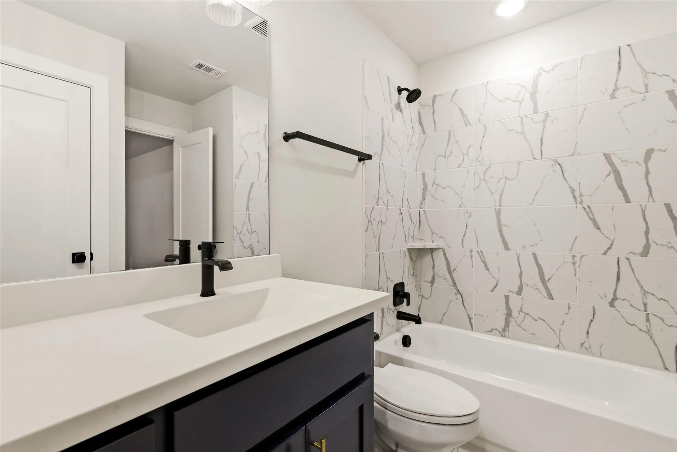Single Family Residence For Rent in Collin County , 15522 Cormorant Street, Frisco, Texas 75035, 4 Bedroom, 5 Bathroom, 3 Garage spaces, 3,365 Sqft, built in 2023, mls#21299098, Real Estate Agent in Frisco, Homes For Rent in Collin county, Homes For Rent in Frisco, Realtor in Frisco Texas, Real Estate Brokerage Independent Realty Texas, Luminita Cordes Realtor