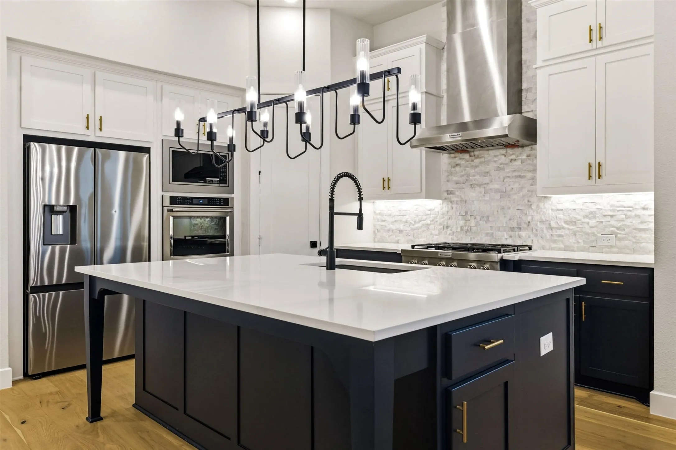Single Family Residence For Rent in Collin County , 15522 Cormorant Street, Frisco, Texas 75035, 4 Bedroom, 5 Bathroom, 3 Garage spaces, 3,365 Sqft, built in 2023, mls#21299098, Real Estate Agent in Frisco, Homes For Rent in Collin county, Homes For Rent in Frisco, Realtor in Frisco Texas, Real Estate Brokerage Independent Realty Texas, Luminita Cordes Realtor