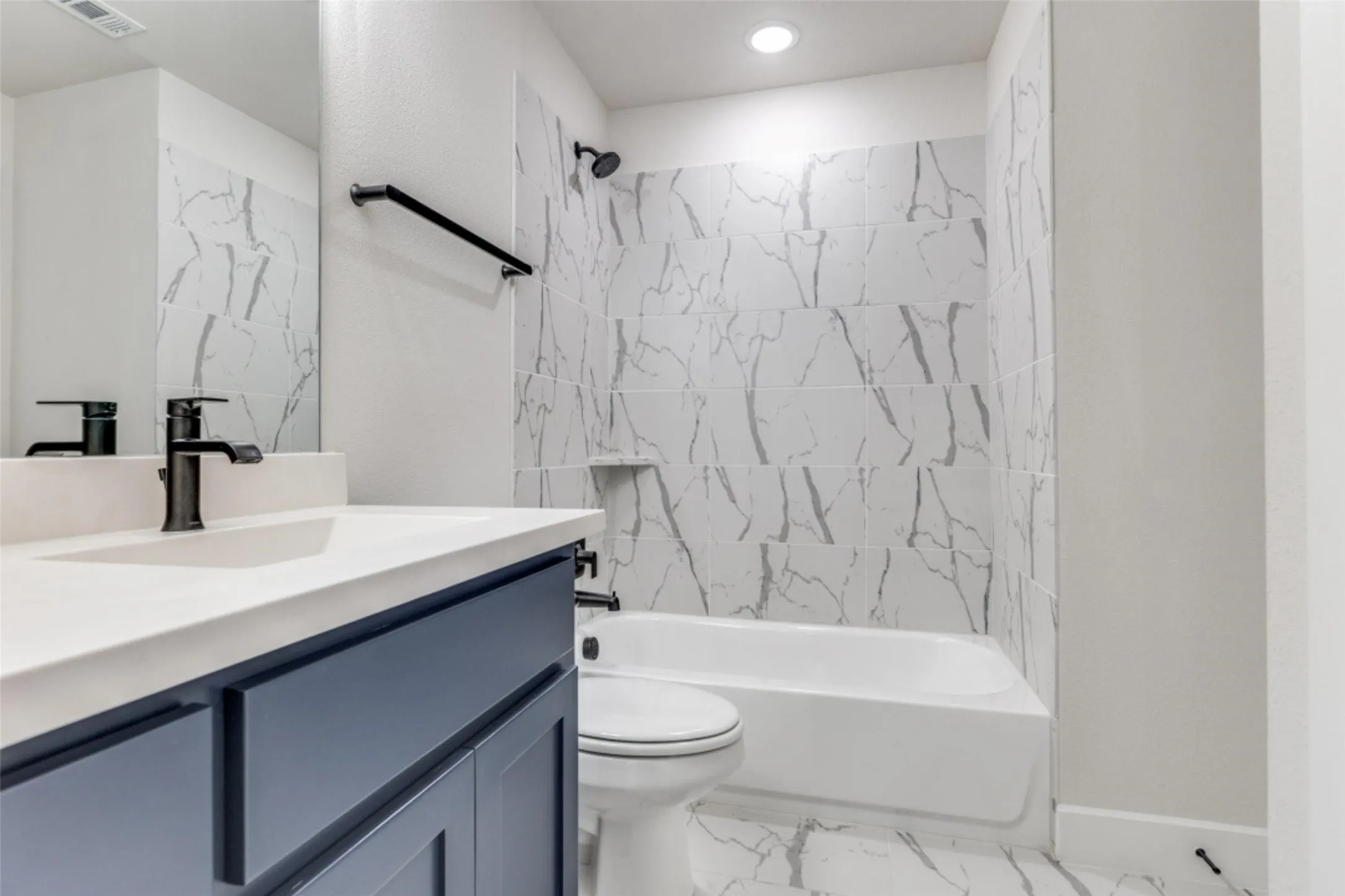 Single Family Residence For Rent in Collin County , 15522 Cormorant Street, Frisco, Texas 75035, 4 Bedroom, 5 Bathroom, 3 Garage spaces, 3,365 Sqft, built in 2023, mls#21299098, Real Estate Agent in Frisco, Homes For Rent in Collin county, Homes For Rent in Frisco, Realtor in Frisco Texas, Real Estate Brokerage Independent Realty Texas, Luminita Cordes Realtor