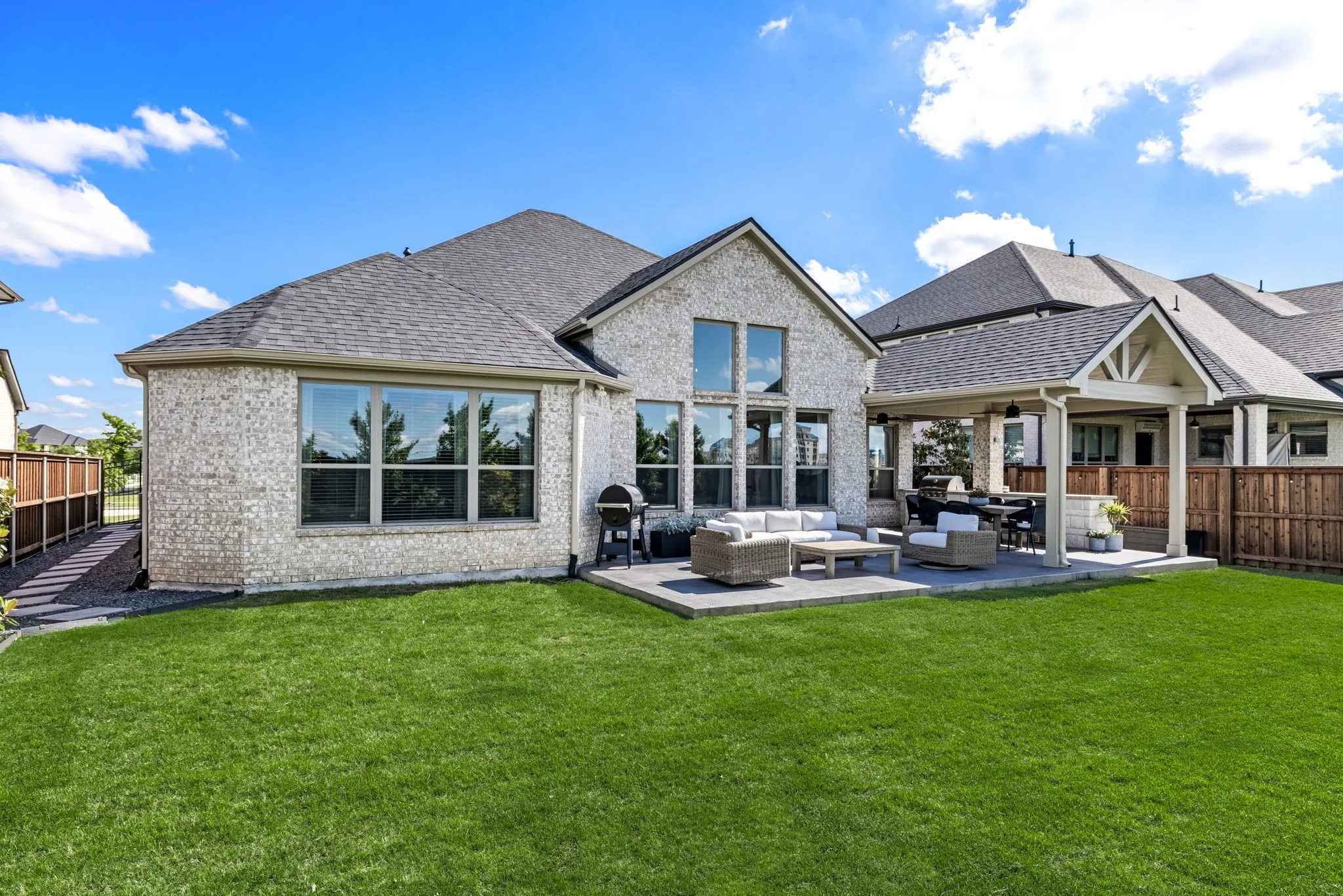 Single Family Residence For Rent in Denton County , 2560 Horsetail Road, Frisco, Texas 75033, 3 Bedroom, 2 Bathroom, 2 Garage spaces, 2,202 Sqft, built in 2020, mls#21299105, Real Estate Agent in Frisco, Homes For Rent in Denton county, Homes For Rent in Frisco, Realtor in Frisco Texas, Real Estate Brokerage Independent Realty Texas, Luminita Cordes Realtor