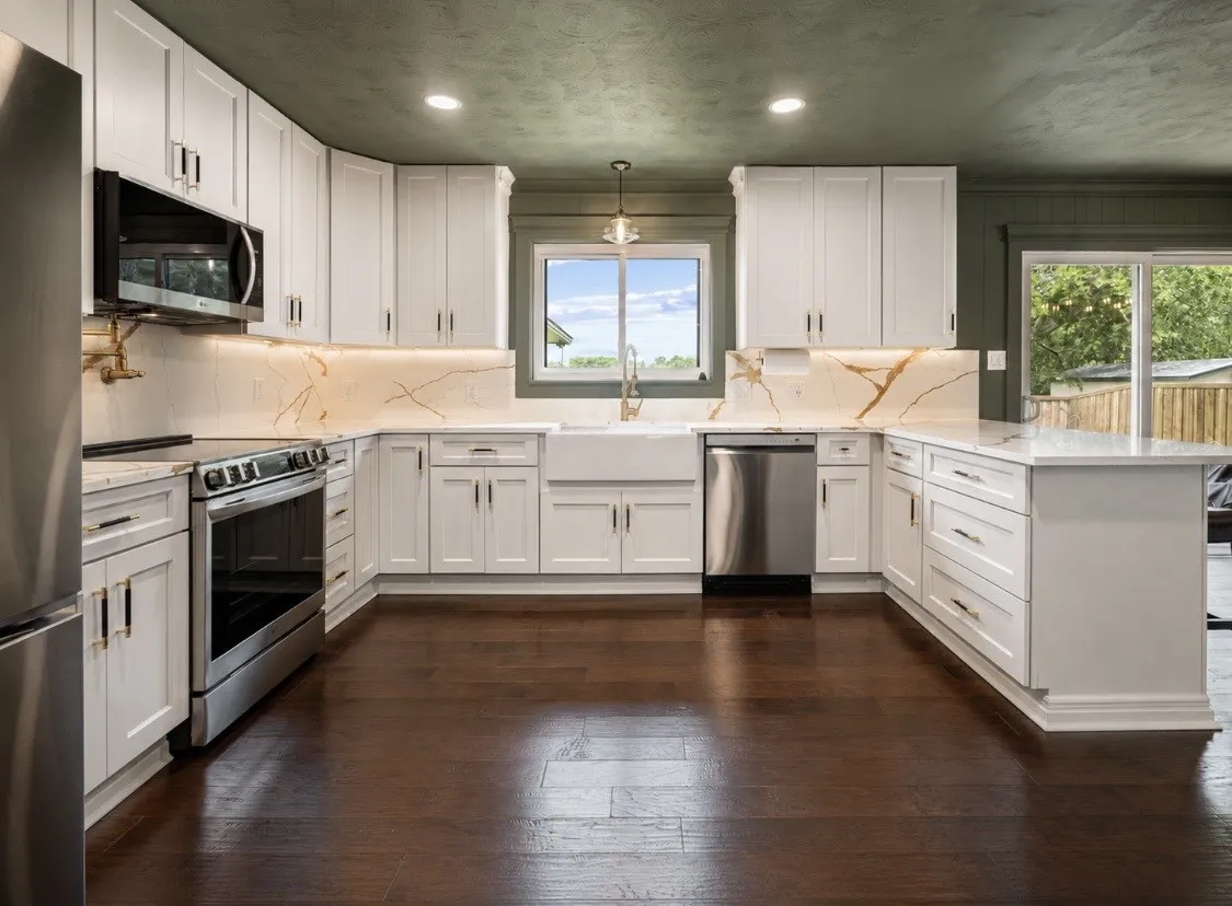 Single Family Residence For Sale in Grayson County , 1289 S Waco Street, Van Alstyne, Texas 75495, 3 Bedroom, 3 Bathroom, 2 Garage spaces, 1,917 Sqft, built in 1963, mls#21299106, Real Estate Agent in Van Alstyne, Homes For Sale in Grayson county, Homes For Sale in Van Alstyne, Realtor in Van Alstyne Texas, Real Estate Brokerage Independent Realty Texas, Luminita Cordes Realtor