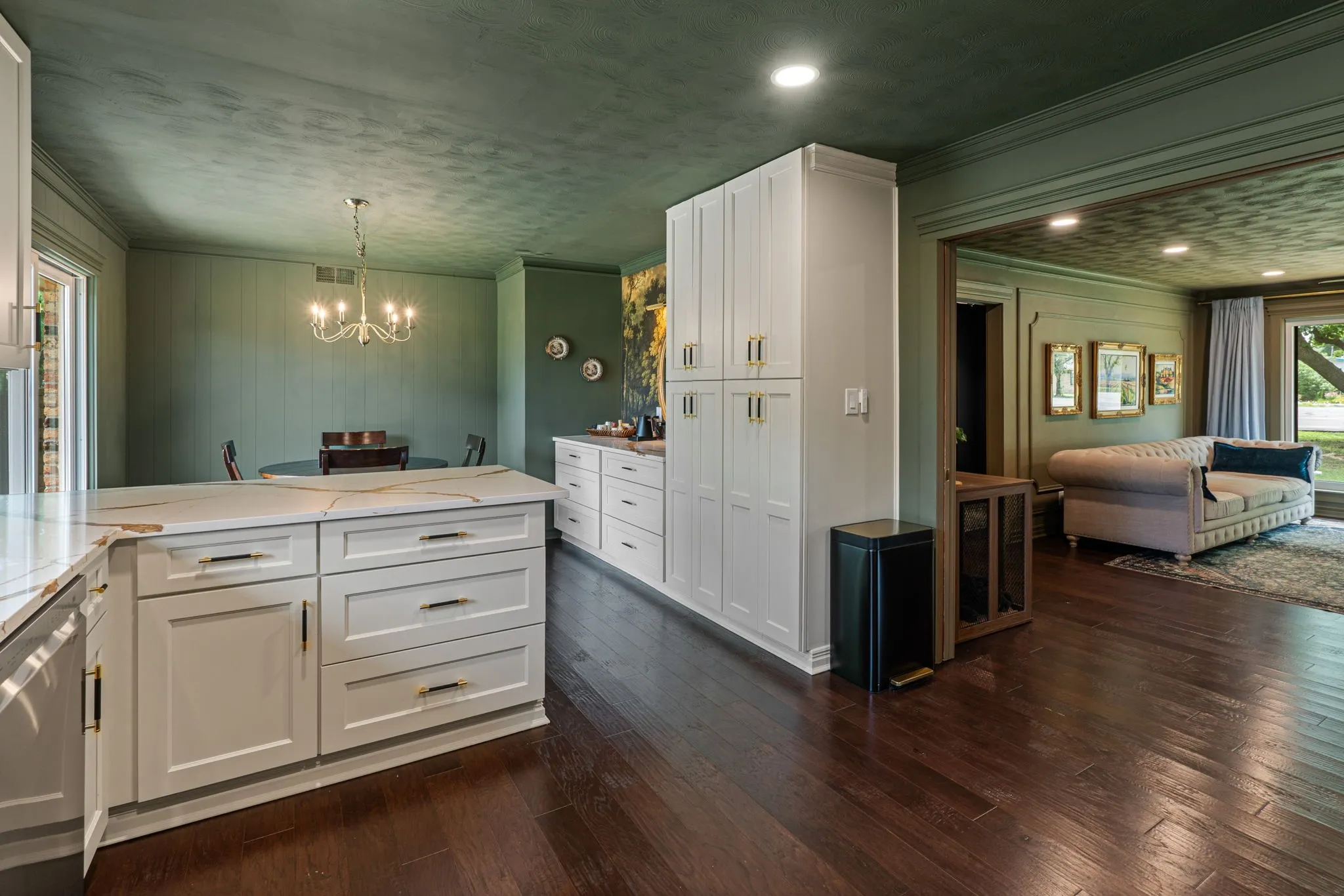 Single Family Residence For Sale in Grayson County , 1289 S Waco Street, Van Alstyne, Texas 75495, 3 Bedroom, 3 Bathroom, 2 Garage spaces, 1,917 Sqft, built in 1963, mls#21299106, Real Estate Agent in Van Alstyne, Homes For Sale in Grayson county, Homes For Sale in Van Alstyne, Realtor in Van Alstyne Texas, Real Estate Brokerage Independent Realty Texas, Luminita Cordes Realtor