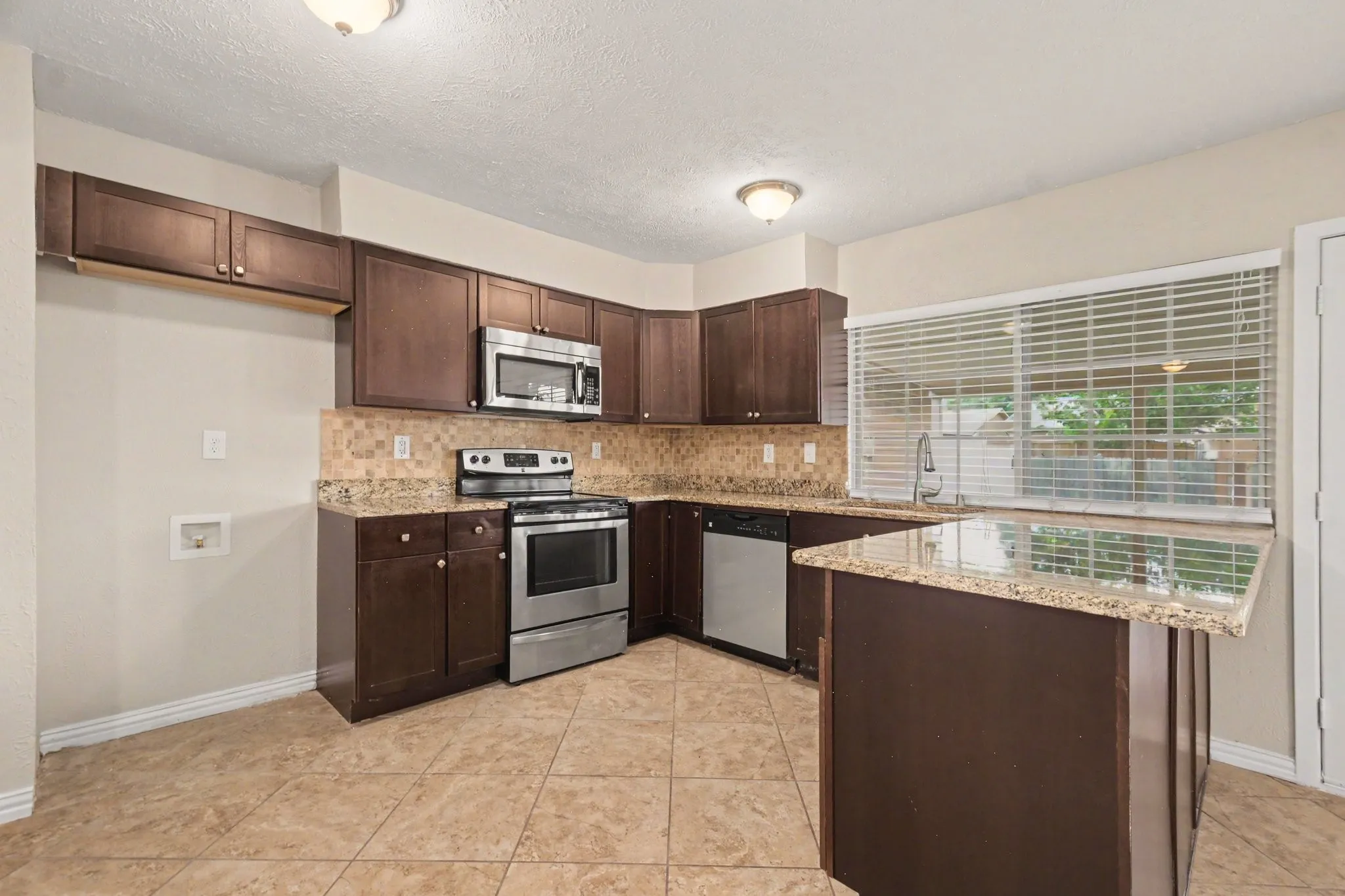 Single Family Residence For Sale in Collin County , 1205 Crestwood Court, Allen, Texas 75002, 4 Bedroom, 2 Bathroom, 2 Garage spaces, 2,090 Sqft, built in 1981, mls#21298985, Real Estate Agent in Allen, Homes For Sale in Collin county, Homes For Sale in Allen, Realtor in Allen Texas, Real Estate Brokerage Independent Realty Texas, Luminita Cordes Realtor