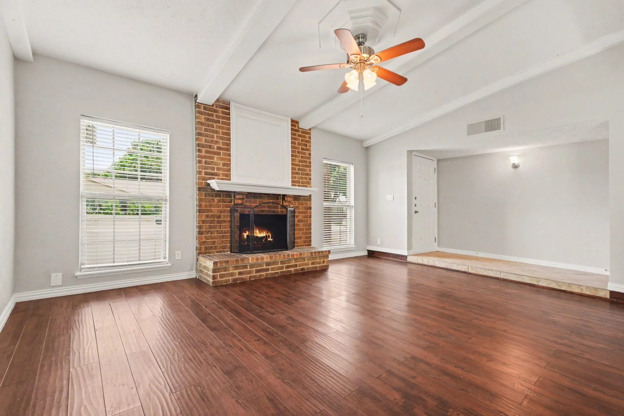 Single Family Residence For Sale in Collin County , 1205 Crestwood Court, Allen, Texas 75002, 4 Bedroom, 2 Bathroom, 2 Garage spaces, 2,090 Sqft, built in 1981, mls#21298985, Real Estate Agent in Allen, Homes For Sale in Collin county, Homes For Sale in Allen, Realtor in Allen Texas, Real Estate Brokerage Independent Realty Texas, Luminita Cordes Realtor