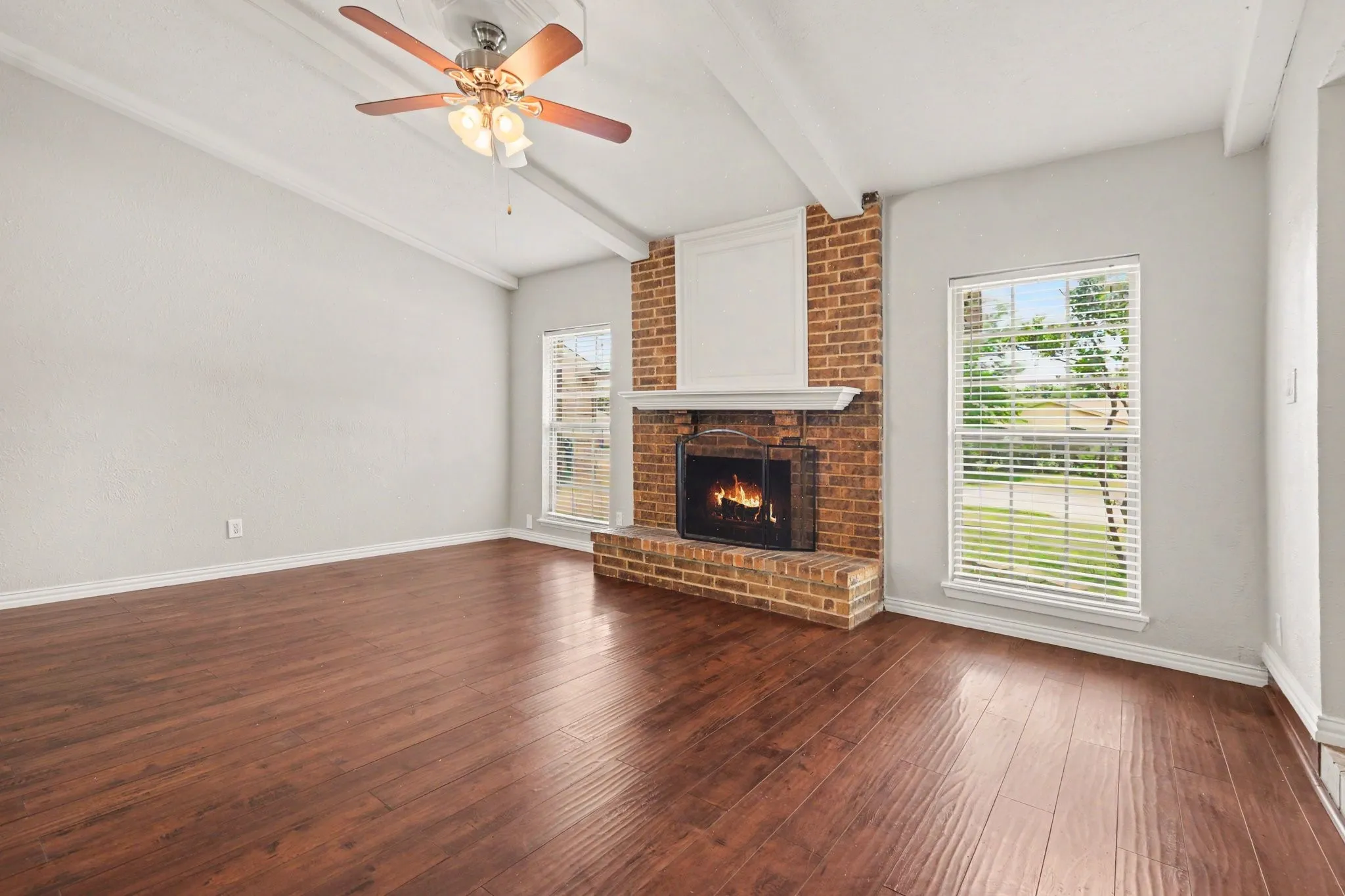 Single Family Residence For Sale in Collin County , 1205 Crestwood Court, Allen, Texas 75002, 4 Bedroom, 2 Bathroom, 2 Garage spaces, 2,090 Sqft, built in 1981, mls#21298985, Real Estate Agent in Allen, Homes For Sale in Collin county, Homes For Sale in Allen, Realtor in Allen Texas, Real Estate Brokerage Independent Realty Texas, Luminita Cordes Realtor