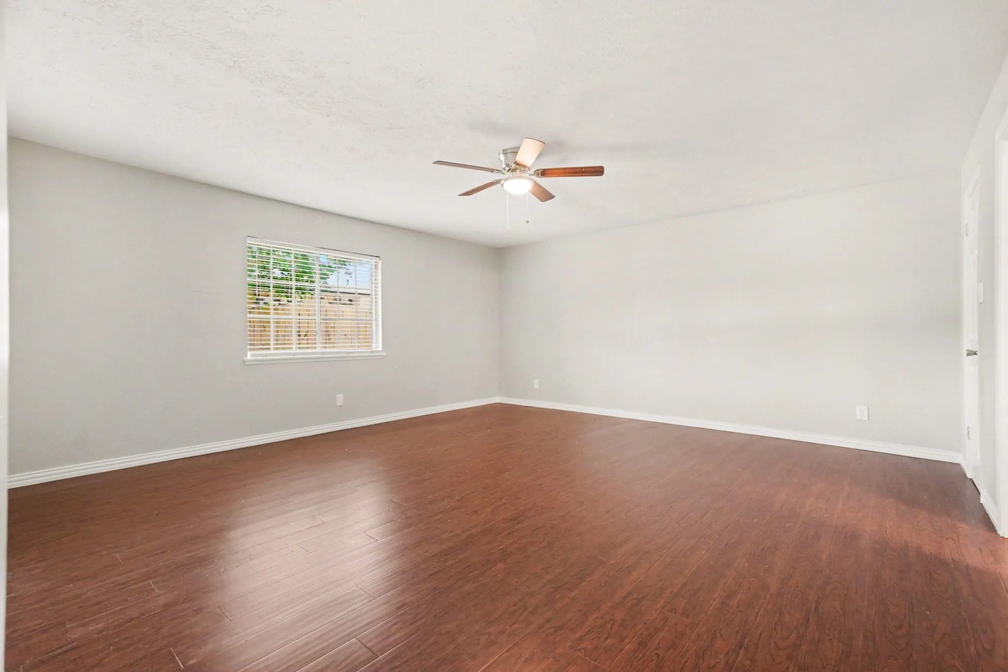 Single Family Residence For Sale in Collin County , 1205 Crestwood Court, Allen, Texas 75002, 4 Bedroom, 2 Bathroom, 2 Garage spaces, 2,090 Sqft, built in 1981, mls#21298985, Real Estate Agent in Allen, Homes For Sale in Collin county, Homes For Sale in Allen, Realtor in Allen Texas, Real Estate Brokerage Independent Realty Texas, Luminita Cordes Realtor