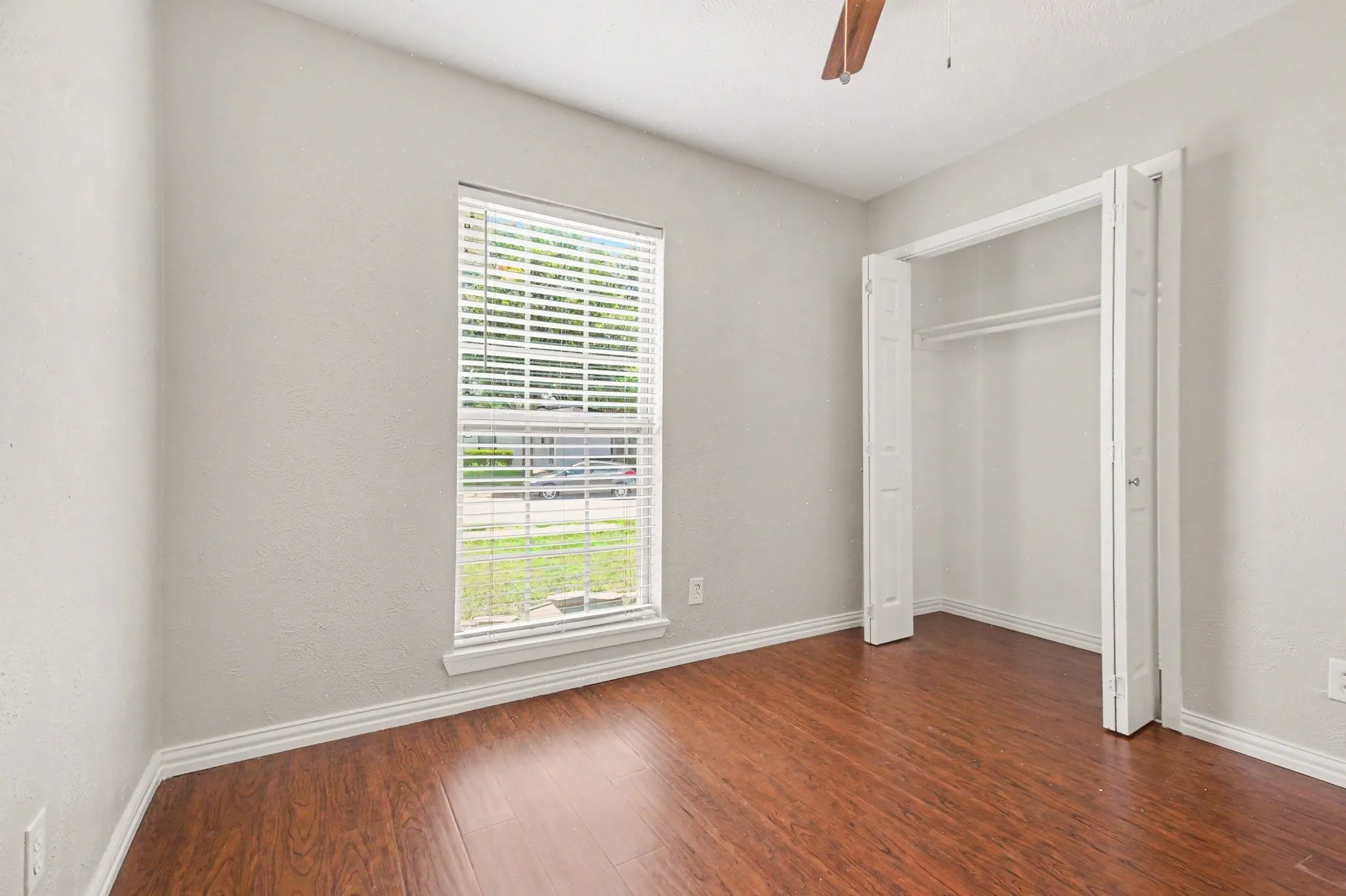 Single Family Residence For Sale in Collin County , 1205 Crestwood Court, Allen, Texas 75002, 4 Bedroom, 2 Bathroom, 2 Garage spaces, 2,090 Sqft, built in 1981, mls#21298985, Real Estate Agent in Allen, Homes For Sale in Collin county, Homes For Sale in Allen, Realtor in Allen Texas, Real Estate Brokerage Independent Realty Texas, Luminita Cordes Realtor