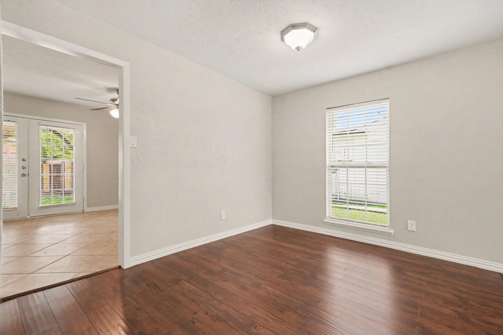 Single Family Residence For Sale in Collin County , 1205 Crestwood Court, Allen, Texas 75002, 4 Bedroom, 2 Bathroom, 2 Garage spaces, 2,090 Sqft, built in 1981, mls#21298985, Real Estate Agent in Allen, Homes For Sale in Collin county, Homes For Sale in Allen, Realtor in Allen Texas, Real Estate Brokerage Independent Realty Texas, Luminita Cordes Realtor