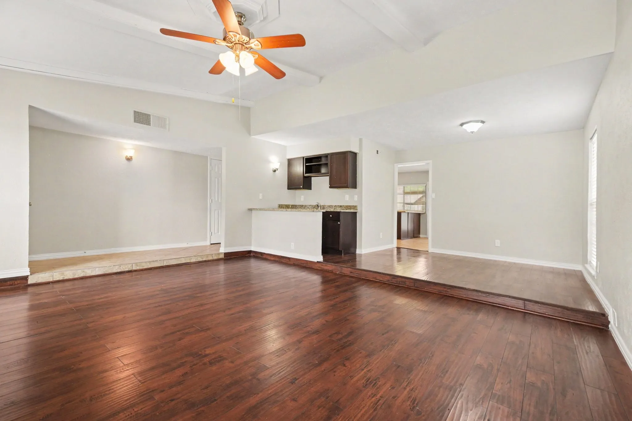 Single Family Residence For Sale in Collin County , 1205 Crestwood Court, Allen, Texas 75002, 4 Bedroom, 2 Bathroom, 2 Garage spaces, 2,090 Sqft, built in 1981, mls#21298985, Real Estate Agent in Allen, Homes For Sale in Collin county, Homes For Sale in Allen, Realtor in Allen Texas, Real Estate Brokerage Independent Realty Texas, Luminita Cordes Realtor