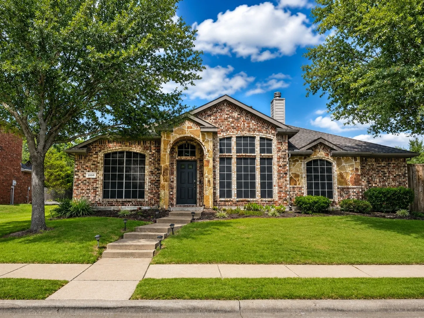 Single Family Residence For Sale in Rockwall County , 1050 Hidden Lakes Way, Rockwall, Texas 75087, 4 Bedroom, 3 Bathroom, 2 Garage spaces, 2,825 Sqft, built in 2012, mls#21299126, Real Estate Agent in Rockwall, Homes For Sale in Rockwall county, Homes For Sale in Rockwall, Realtor in Rockwall Texas, Real Estate Brokerage Independent Realty Texas, Luminita Cordes Realtor