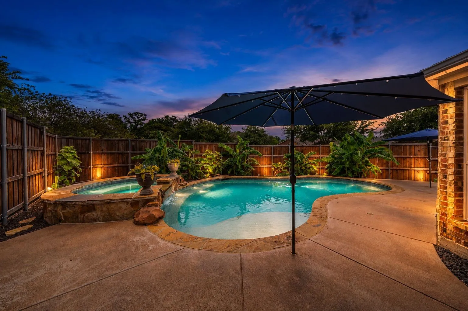 Single Family Residence For Sale in Rockwall County , 1050 Hidden Lakes Way, Rockwall, Texas 75087, 4 Bedroom, 3 Bathroom, 2 Garage spaces, 2,825 Sqft, built in 2012, mls#21299126, Real Estate Agent in Rockwall, Homes For Sale in Rockwall county, Homes For Sale in Rockwall, Realtor in Rockwall Texas, Real Estate Brokerage Independent Realty Texas, Luminita Cordes Realtor