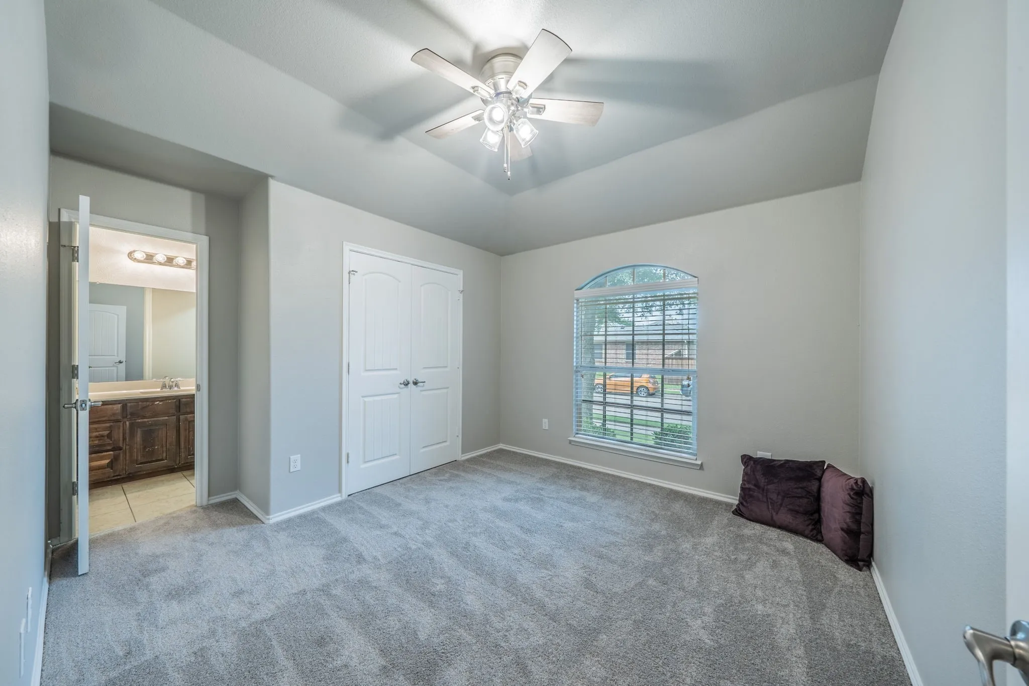Single Family Residence For Sale in Rockwall County , 1050 Hidden Lakes Way, Rockwall, Texas 75087, 4 Bedroom, 3 Bathroom, 2 Garage spaces, 2,825 Sqft, built in 2012, mls#21299126, Real Estate Agent in Rockwall, Homes For Sale in Rockwall county, Homes For Sale in Rockwall, Realtor in Rockwall Texas, Real Estate Brokerage Independent Realty Texas, Luminita Cordes Realtor