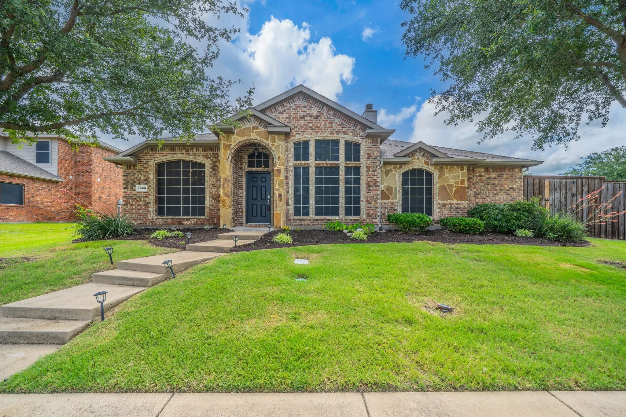Single Family Residence For Sale in Rockwall County , 1050 Hidden Lakes Way, Rockwall, Texas 75087, 4 Bedroom, 3 Bathroom, 2 Garage spaces, 2,825 Sqft, built in 2012, mls#21299126, Real Estate Agent in Rockwall, Homes For Sale in Rockwall county, Homes For Sale in Rockwall, Realtor in Rockwall Texas, Real Estate Brokerage Independent Realty Texas, Luminita Cordes Realtor