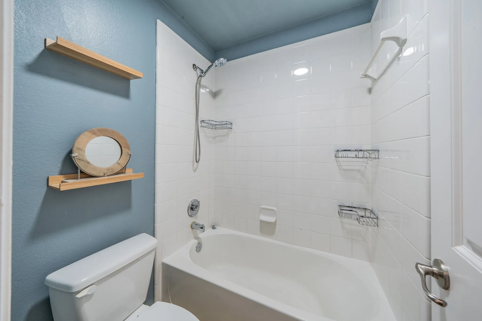 Single Family Residence For Sale in Rockwall County , 1050 Hidden Lakes Way, Rockwall, Texas 75087, 4 Bedroom, 3 Bathroom, 2 Garage spaces, 2,825 Sqft, built in 2012, mls#21299126, Real Estate Agent in Rockwall, Homes For Sale in Rockwall county, Homes For Sale in Rockwall, Realtor in Rockwall Texas, Real Estate Brokerage Independent Realty Texas, Luminita Cordes Realtor