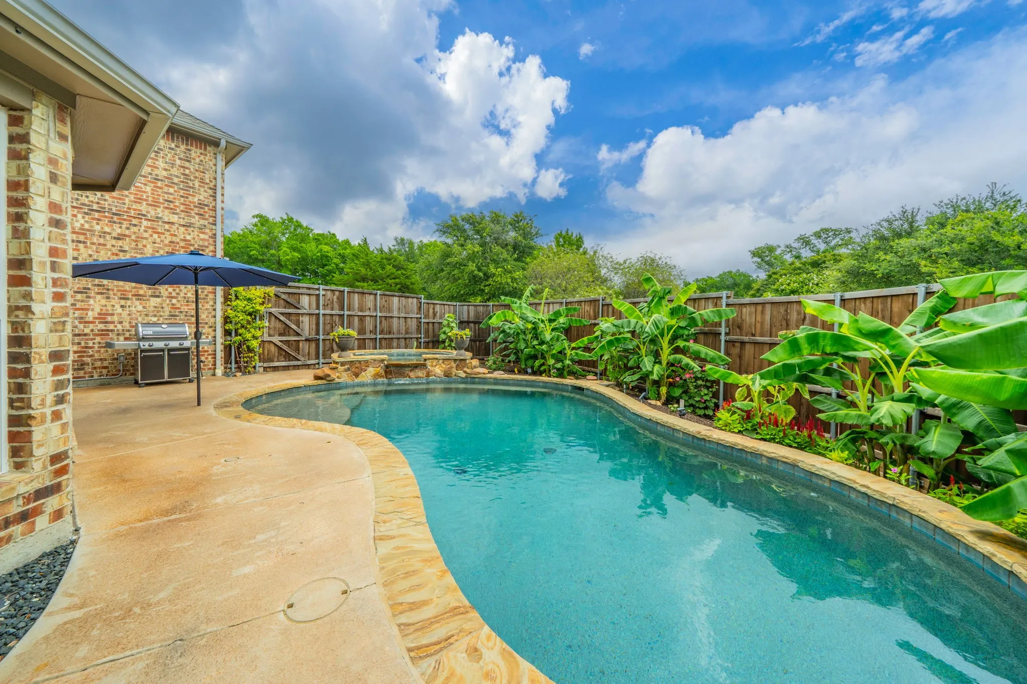 Single Family Residence For Sale in Rockwall County , 1050 Hidden Lakes Way, Rockwall, Texas 75087, 4 Bedroom, 3 Bathroom, 2 Garage spaces, 2,825 Sqft, built in 2012, mls#21299126, Real Estate Agent in Rockwall, Homes For Sale in Rockwall county, Homes For Sale in Rockwall, Realtor in Rockwall Texas, Real Estate Brokerage Independent Realty Texas, Luminita Cordes Realtor