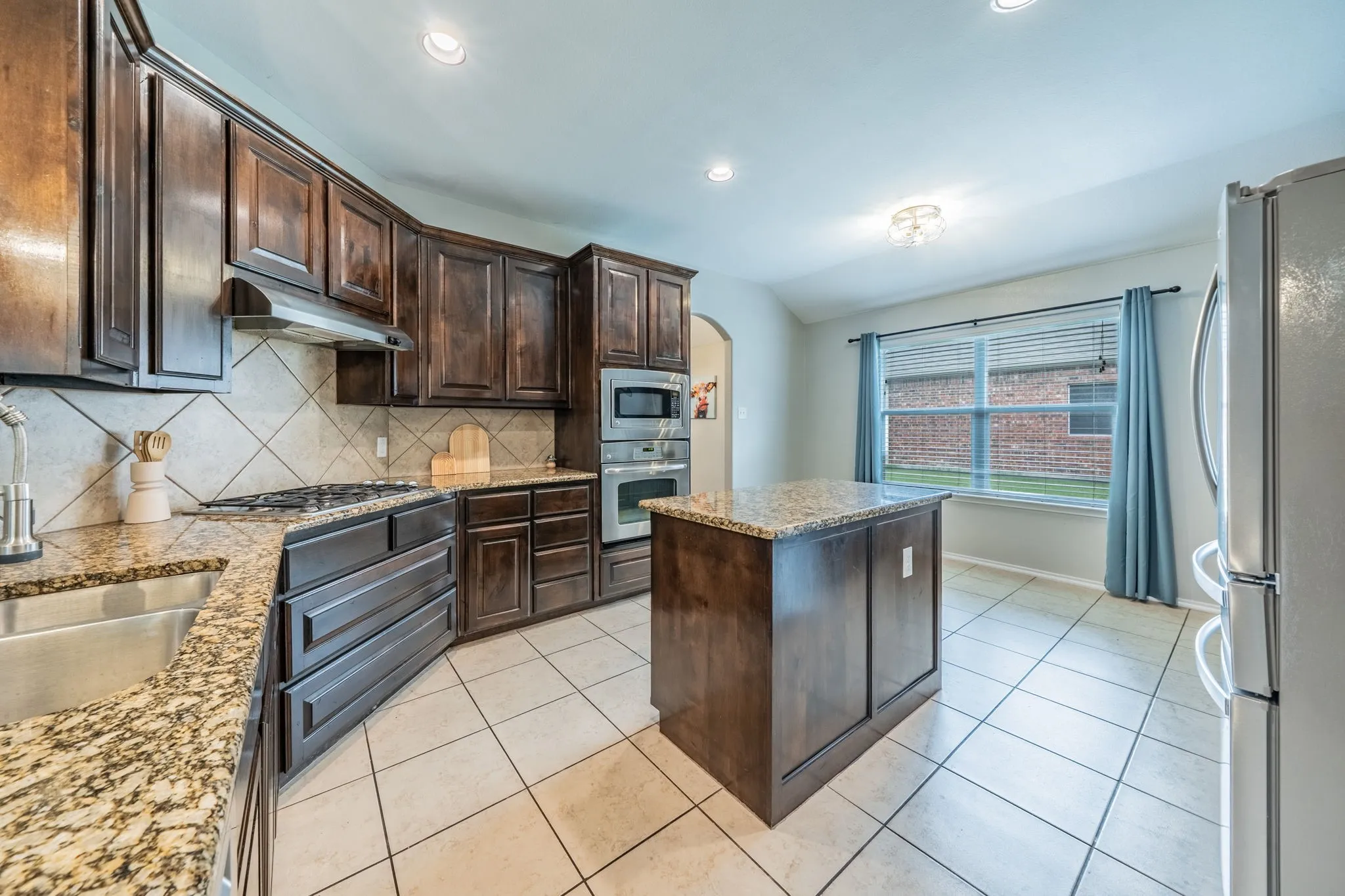 Single Family Residence For Sale in Rockwall County , 1050 Hidden Lakes Way, Rockwall, Texas 75087, 4 Bedroom, 3 Bathroom, 2 Garage spaces, 2,825 Sqft, built in 2012, mls#21299126, Real Estate Agent in Rockwall, Homes For Sale in Rockwall county, Homes For Sale in Rockwall, Realtor in Rockwall Texas, Real Estate Brokerage Independent Realty Texas, Luminita Cordes Realtor
