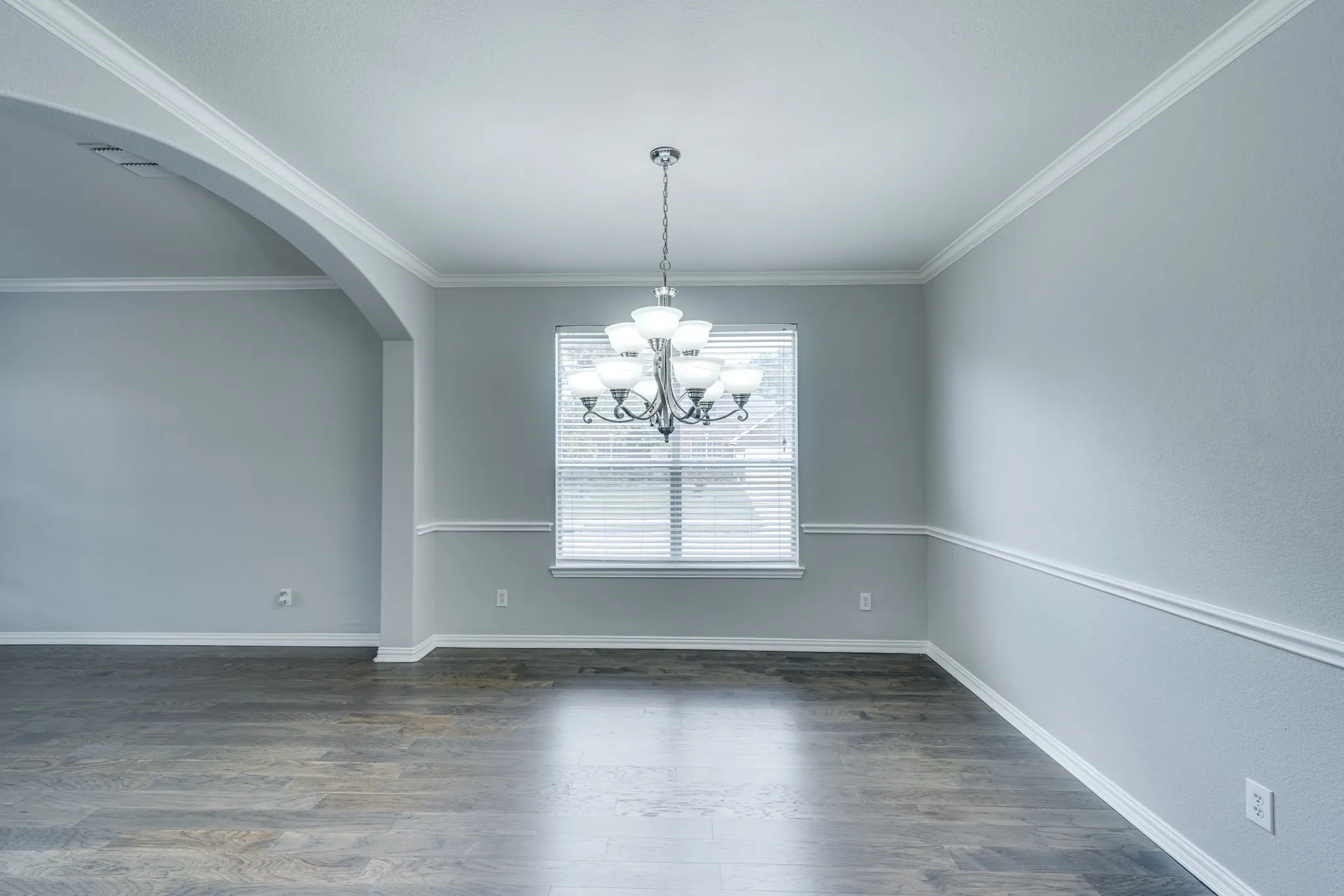 Single Family Residence For Sale in Tarrant County , 3003 Oak Briar Lane, Grand Prairie, Texas 75052, 5 Bedroom, 4 Bathroom, 2 Garage spaces, 3,180 Sqft, built in 2007, mls#21298113, Real Estate Agent in Grand Prairie, Homes For Sale in Tarrant county, Homes For Sale in Grand Prairie, Realtor in Grand Prairie Texas, Real Estate Brokerage Independent Realty Texas, Luminita Cordes Realtor