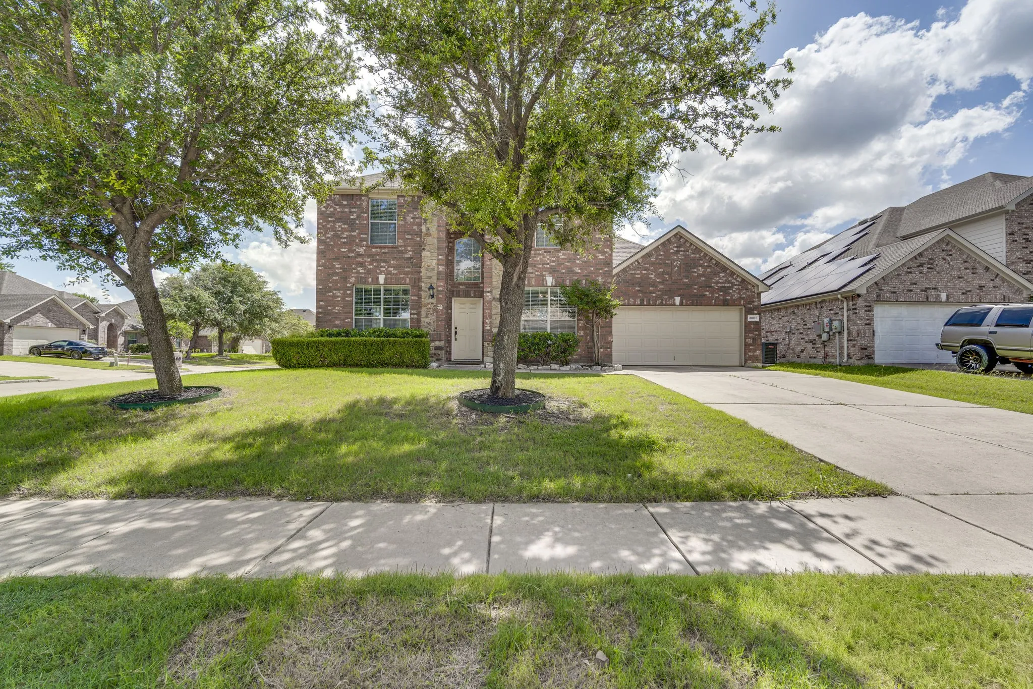 Single Family Residence For Sale in Tarrant County , 3003 Oak Briar Lane, Grand Prairie, Texas 75052, 5 Bedroom, 4 Bathroom, 2 Garage spaces, 3,180 Sqft, built in 2007, mls#21298113, Real Estate Agent in Grand Prairie, Homes For Sale in Tarrant county, Homes For Sale in Grand Prairie, Realtor in Grand Prairie Texas, Real Estate Brokerage Independent Realty Texas, Luminita Cordes Realtor