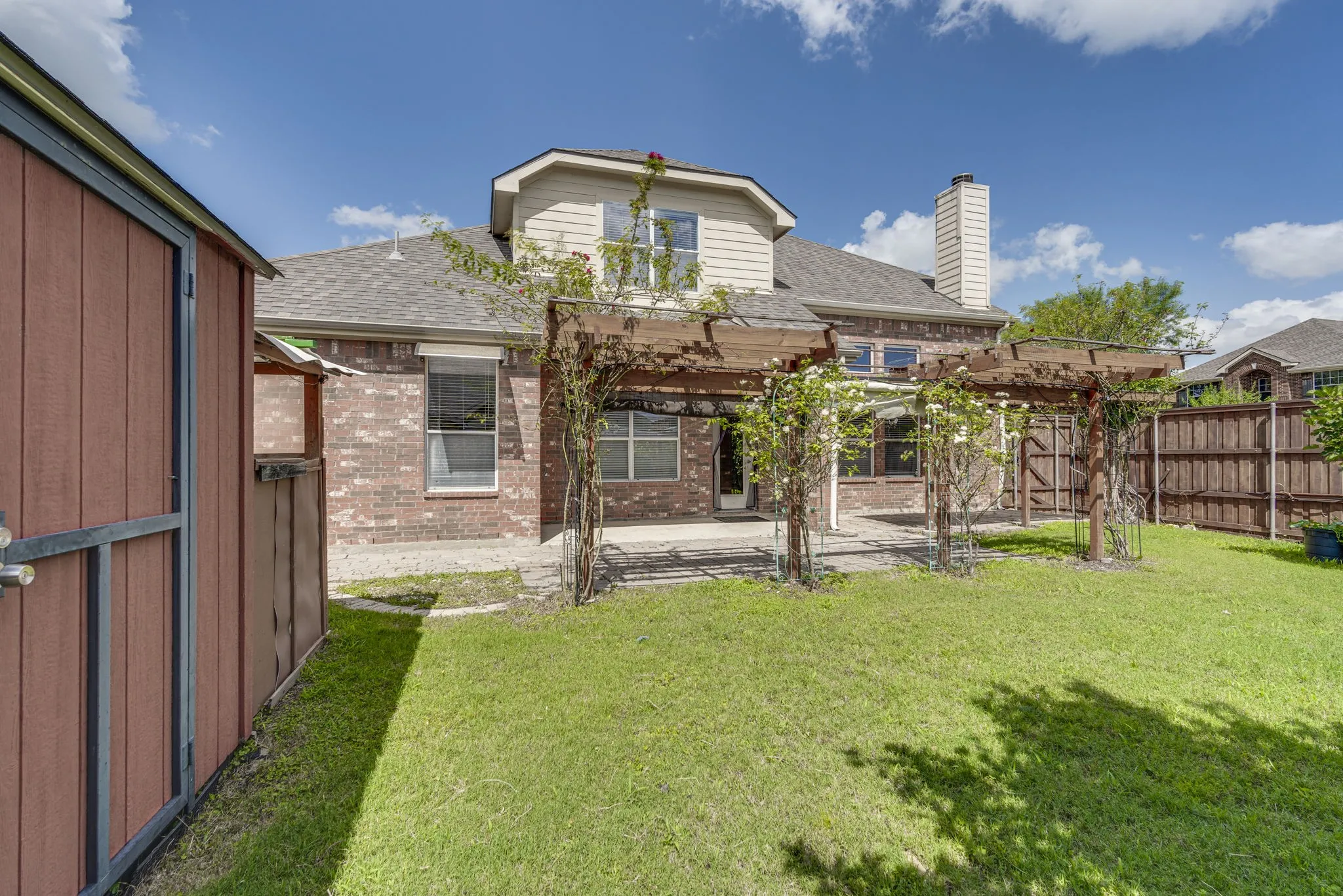 Single Family Residence For Sale in Tarrant County , 3003 Oak Briar Lane, Grand Prairie, Texas 75052, 5 Bedroom, 4 Bathroom, 2 Garage spaces, 3,180 Sqft, built in 2007, mls#21298113, Real Estate Agent in Grand Prairie, Homes For Sale in Tarrant county, Homes For Sale in Grand Prairie, Realtor in Grand Prairie Texas, Real Estate Brokerage Independent Realty Texas, Luminita Cordes Realtor